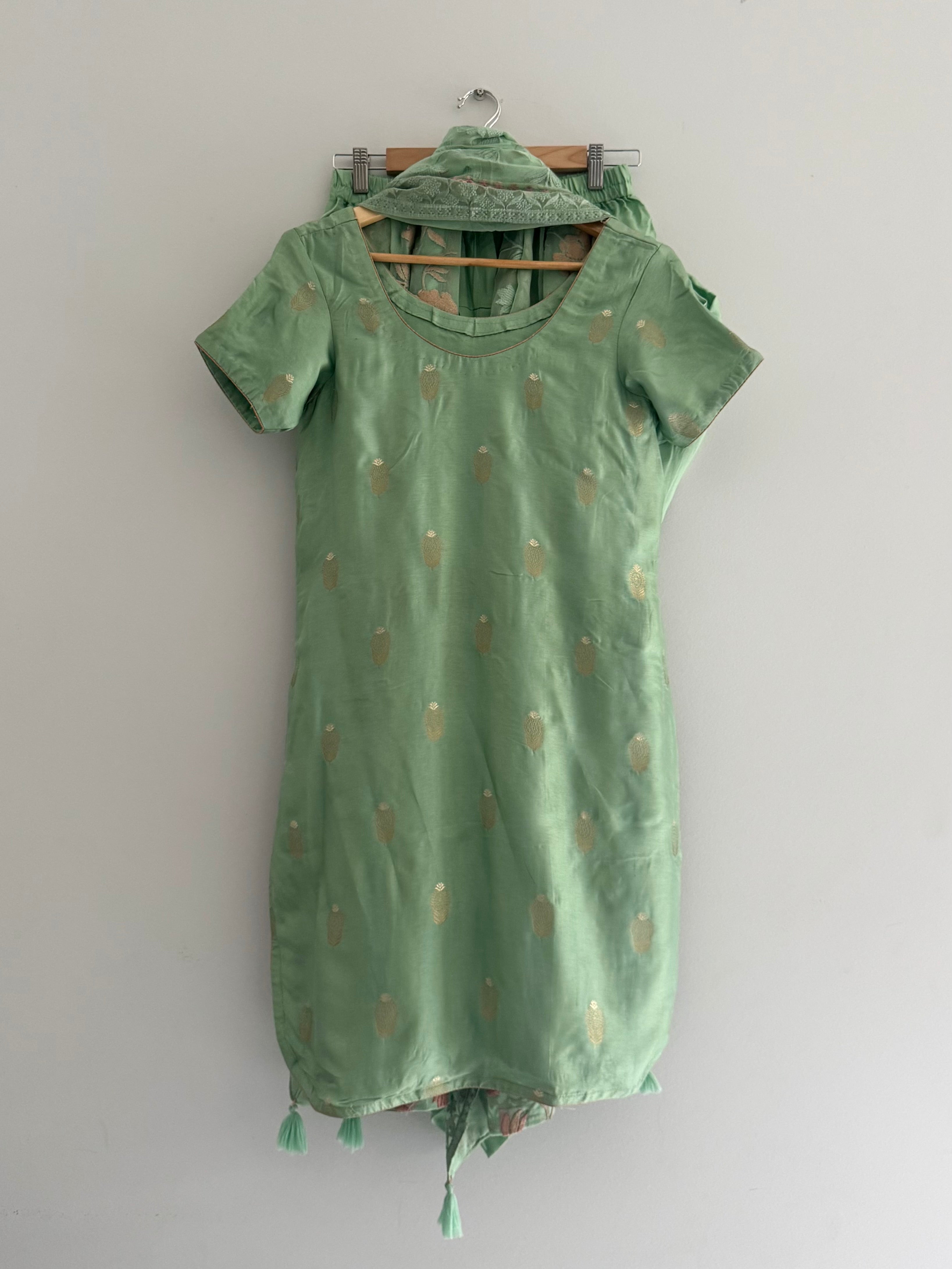 Hira Suit Set