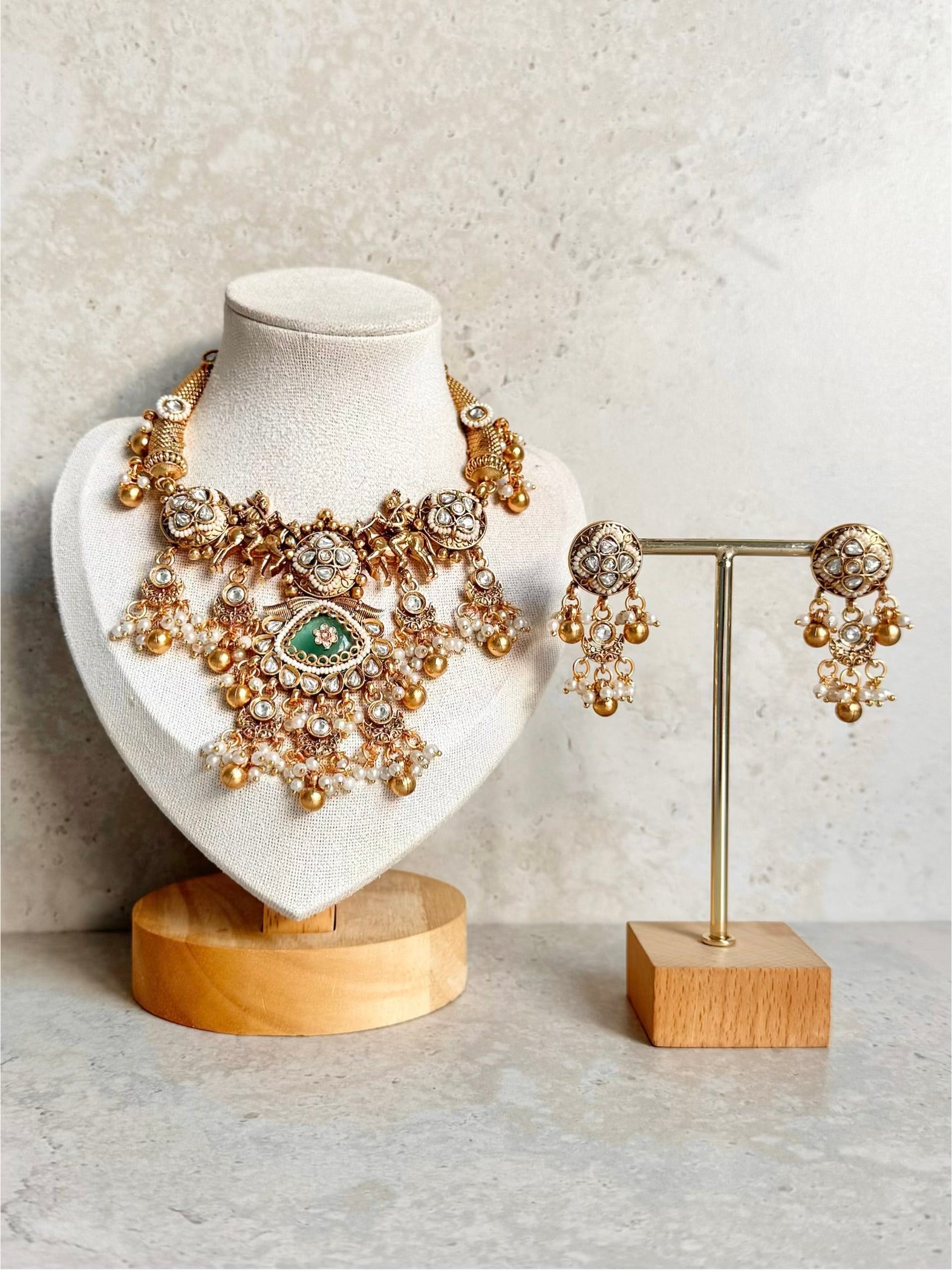 Shruti Necklace Set