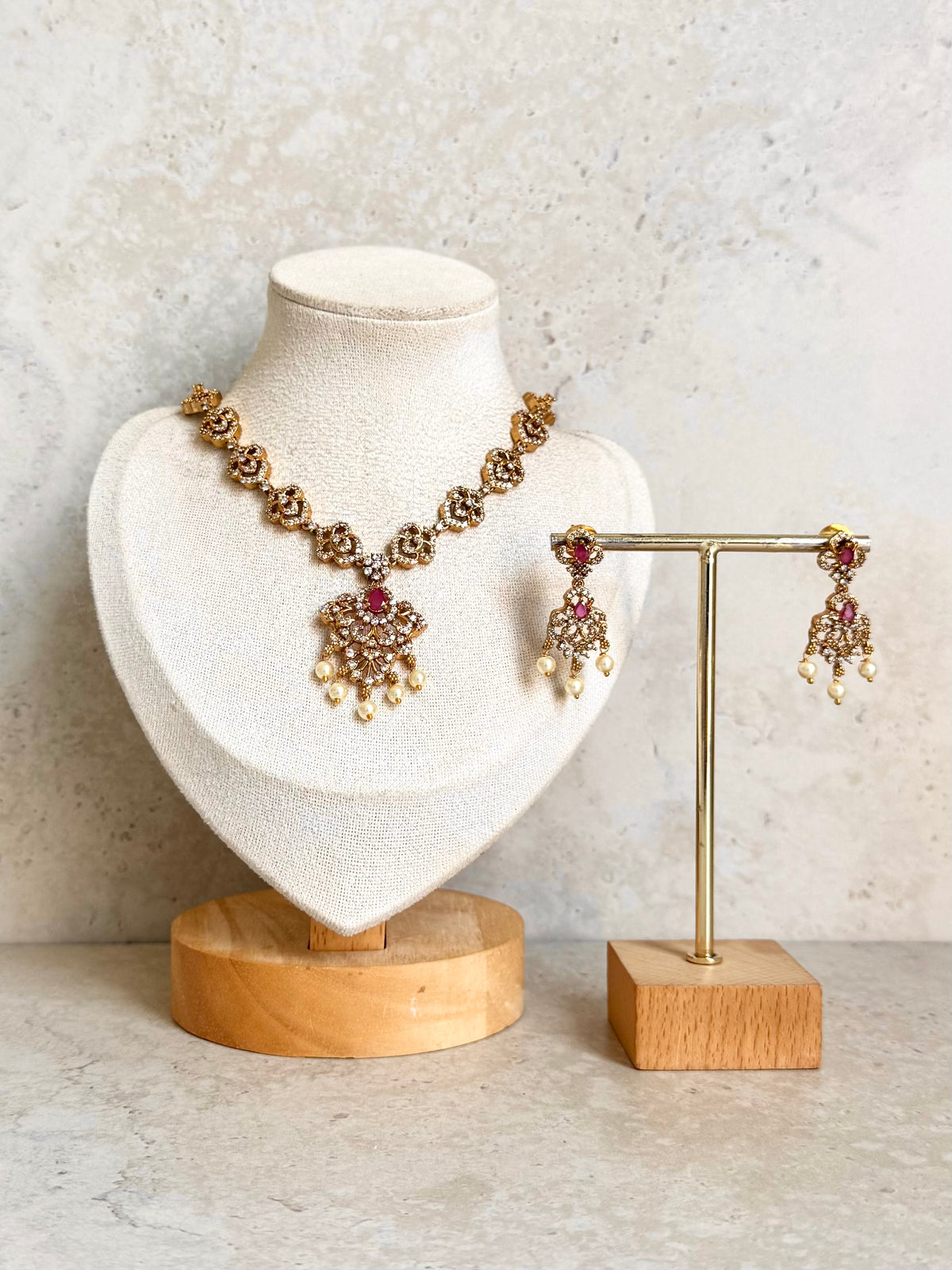 Shweta Necklace Set