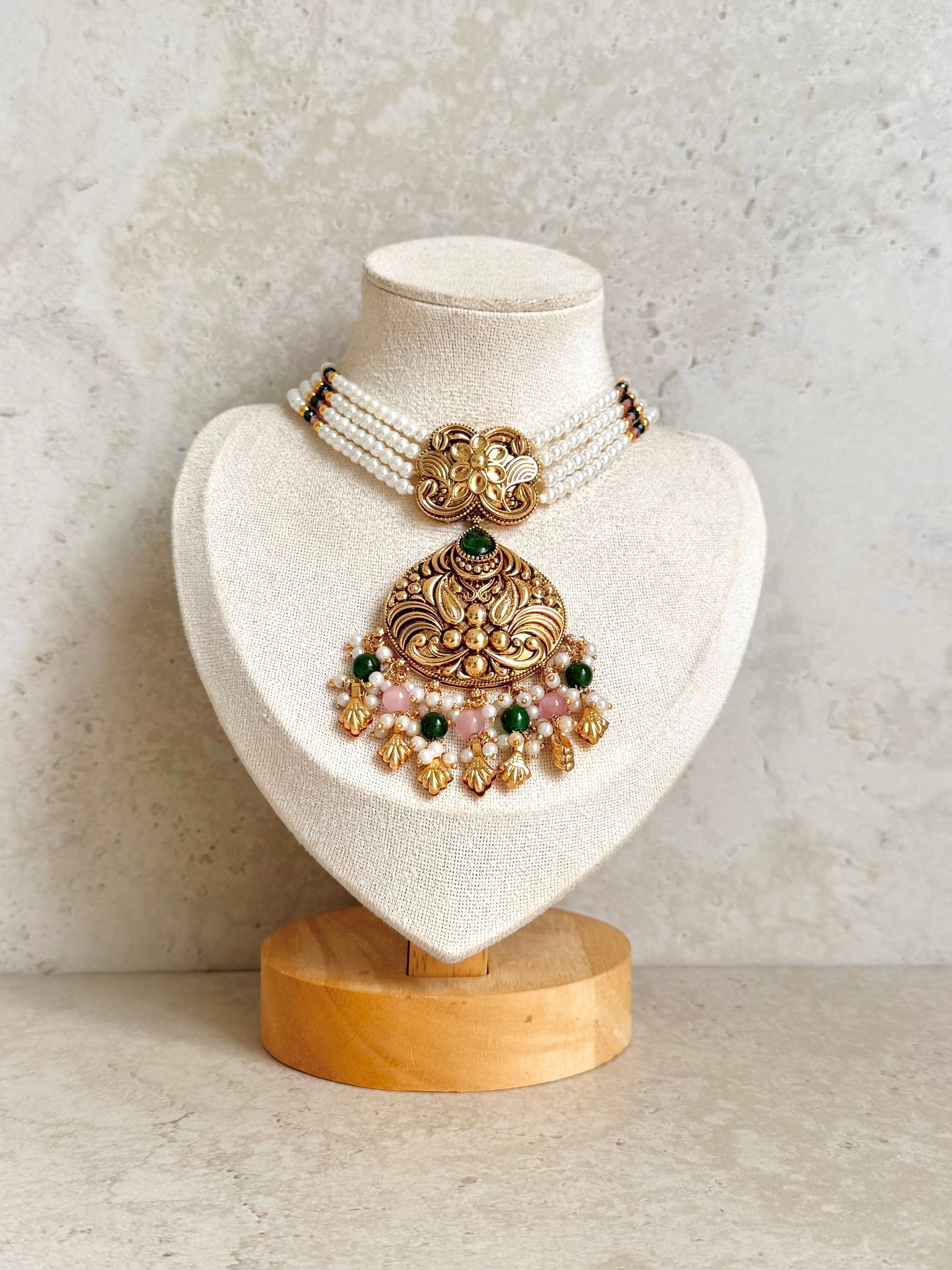 Rubina Necklace Set