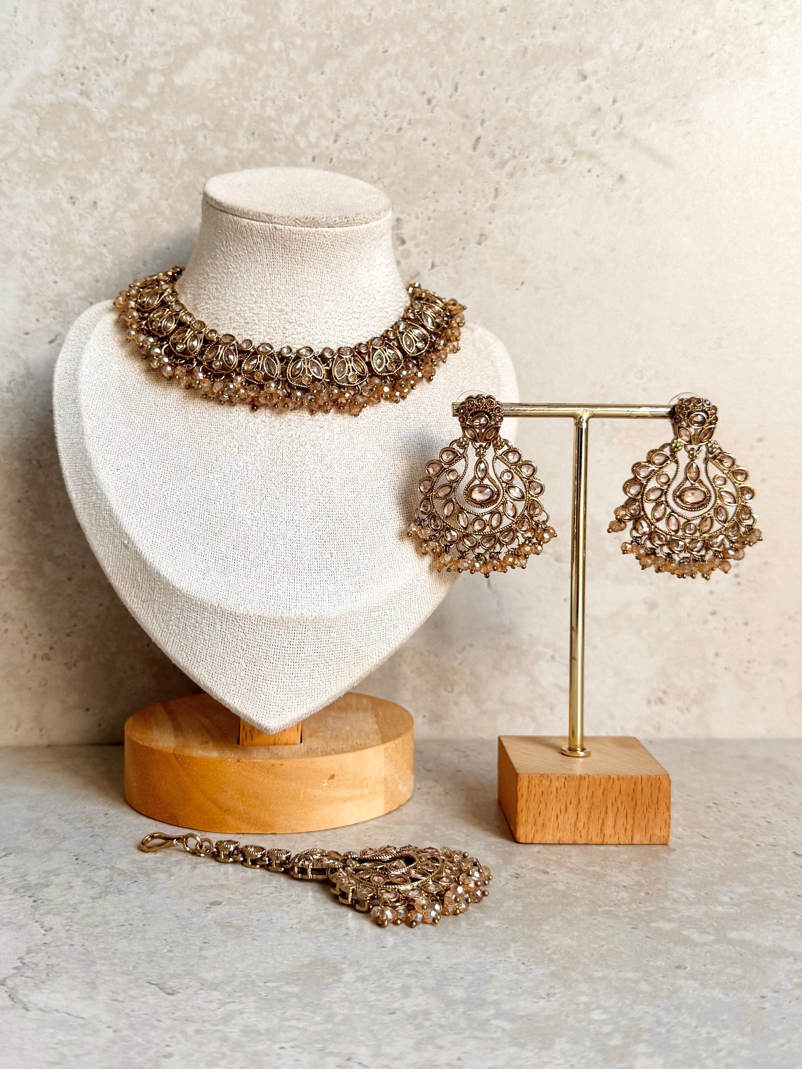 Siya Necklace Set