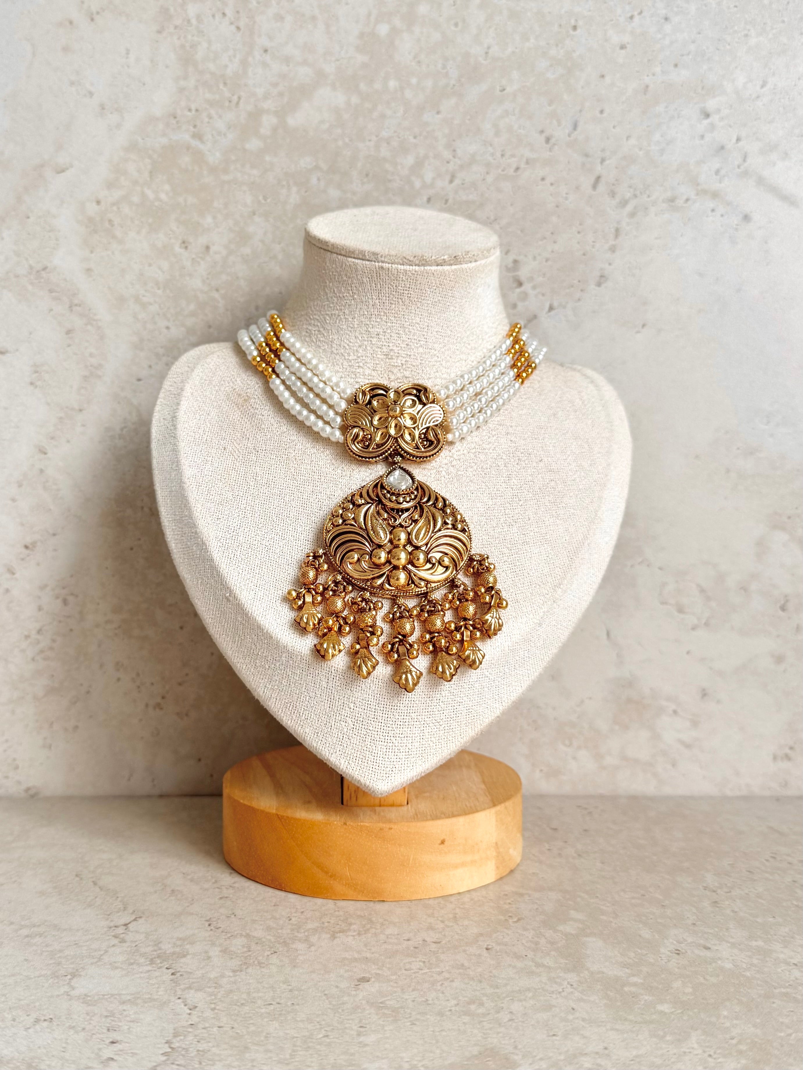 Rubina Necklace Set