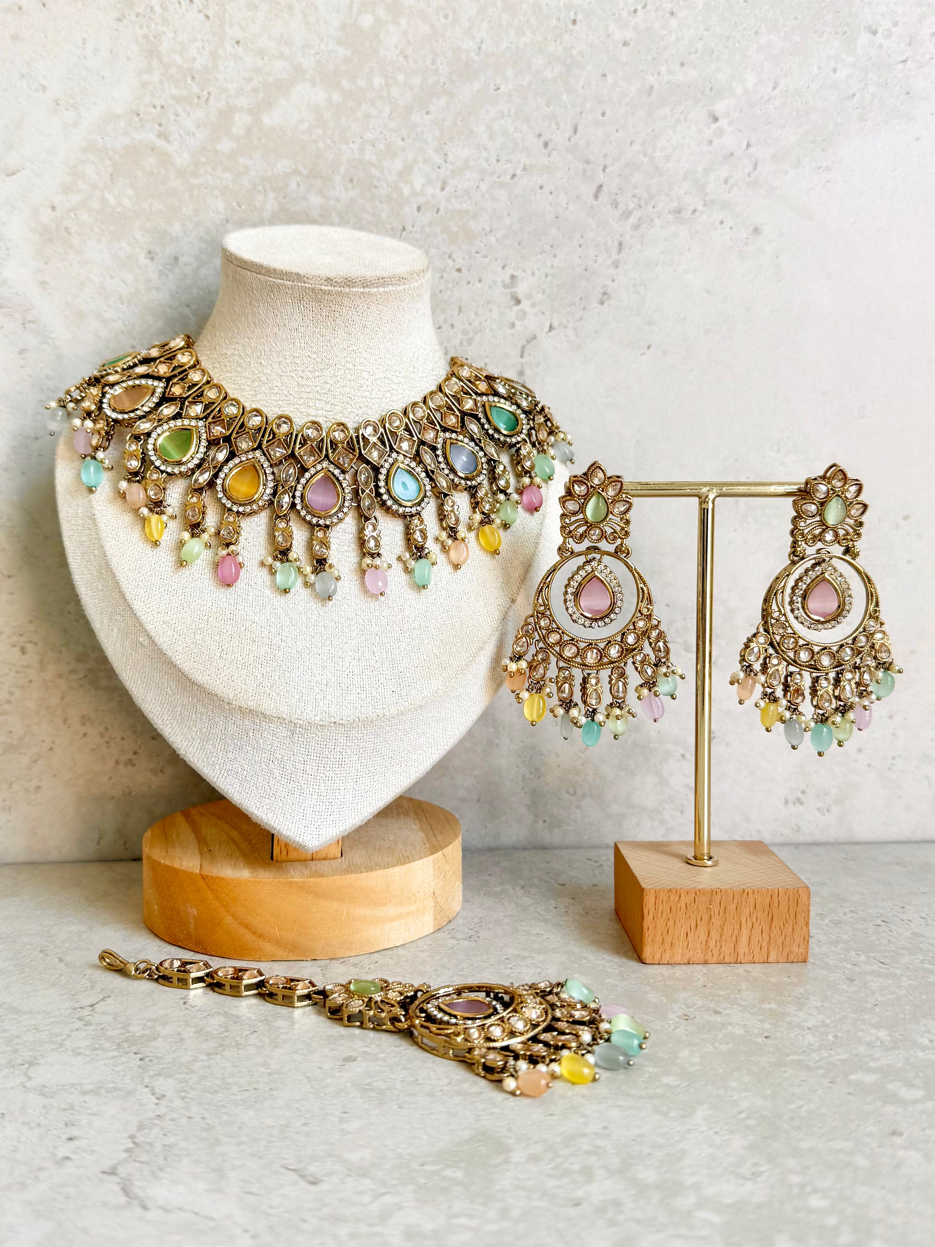 Rabina Necklace Set