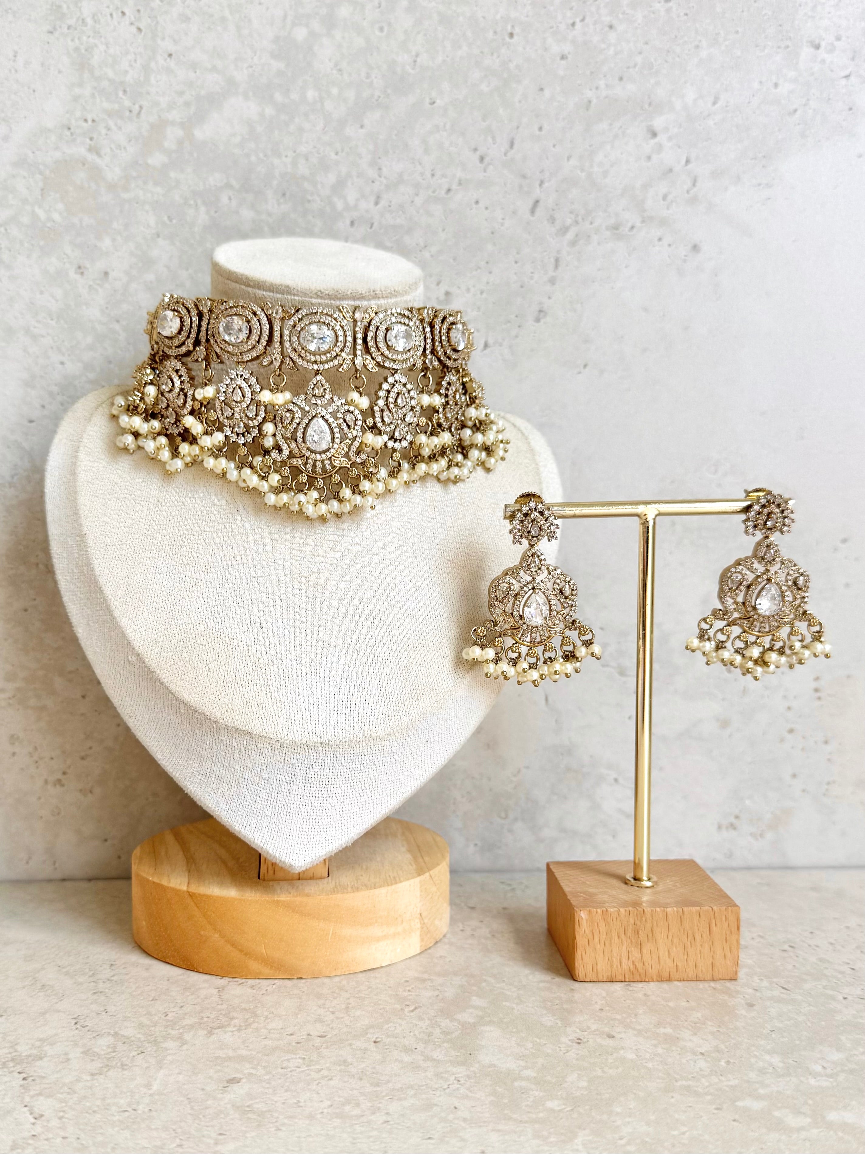 Soman Necklace Set
