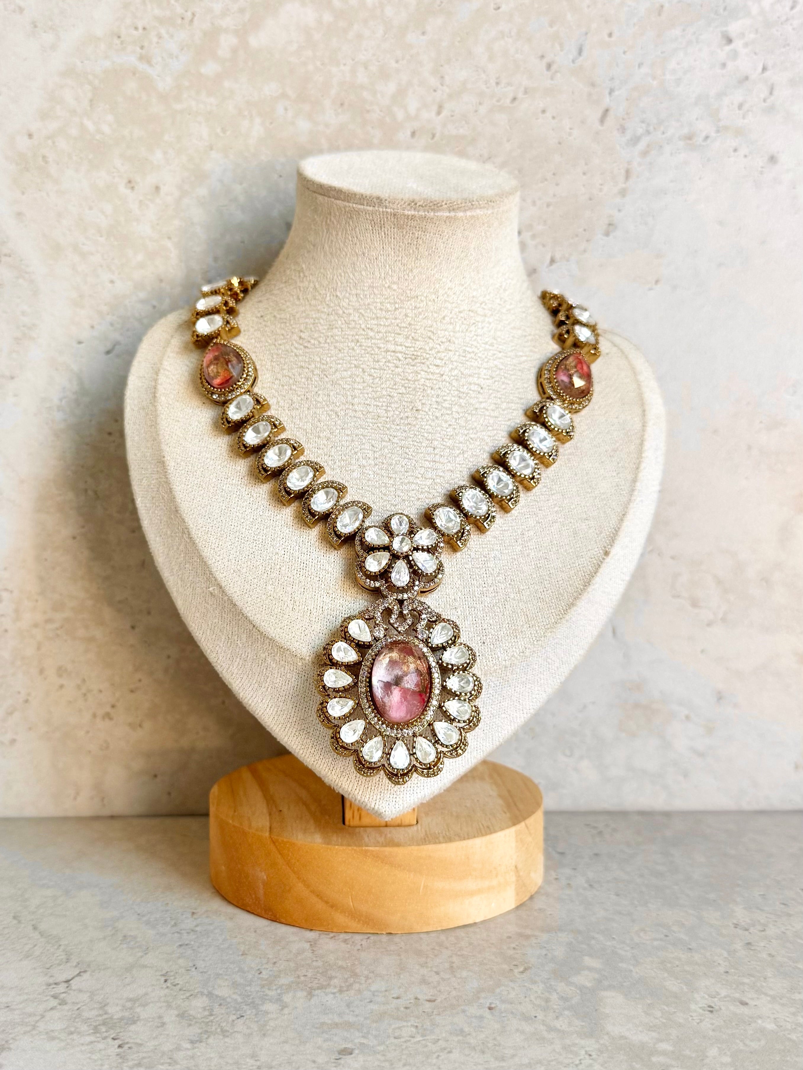Noor Necklace Set