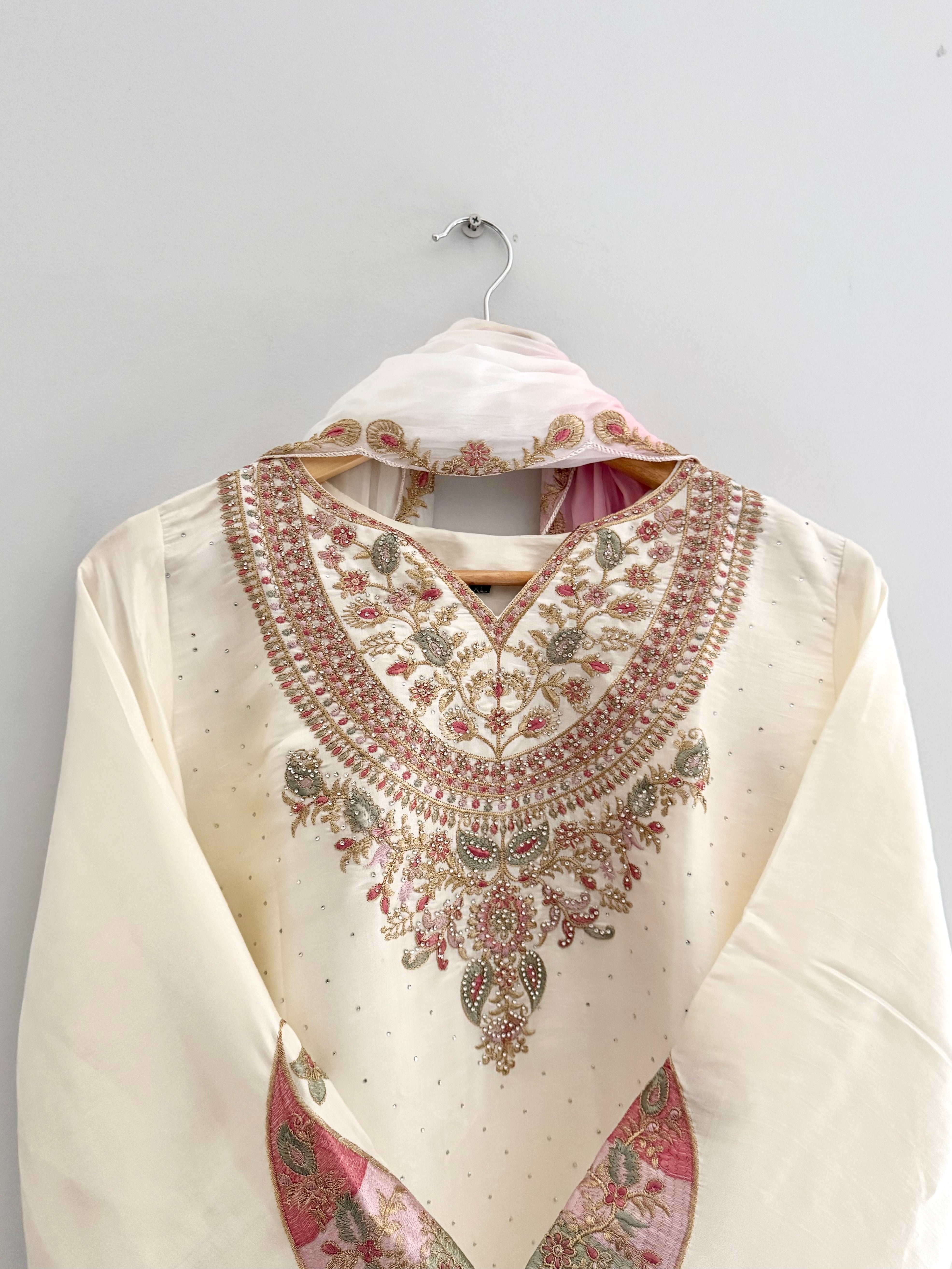 Zaria Suit Set