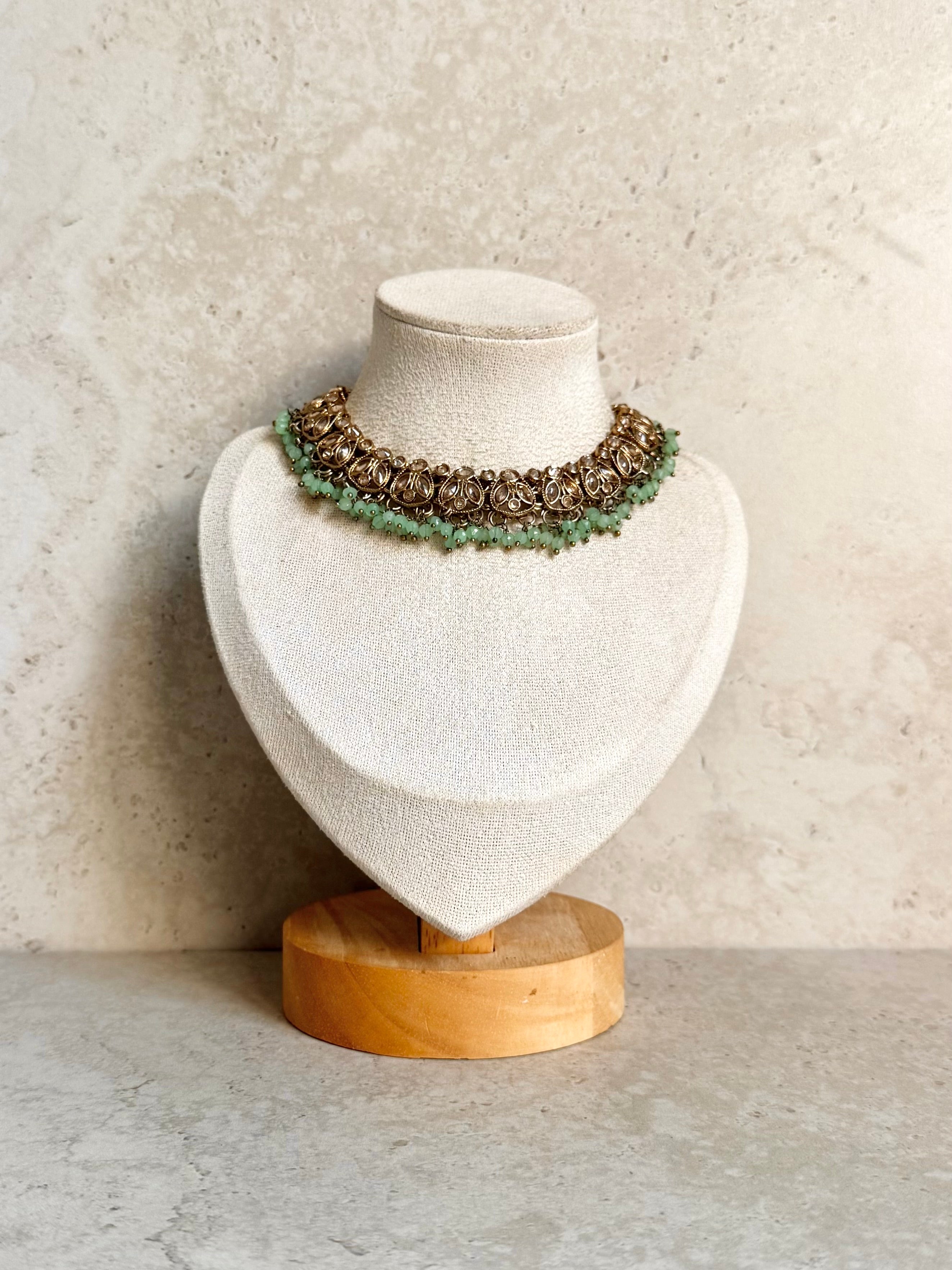 Siya Necklace Set