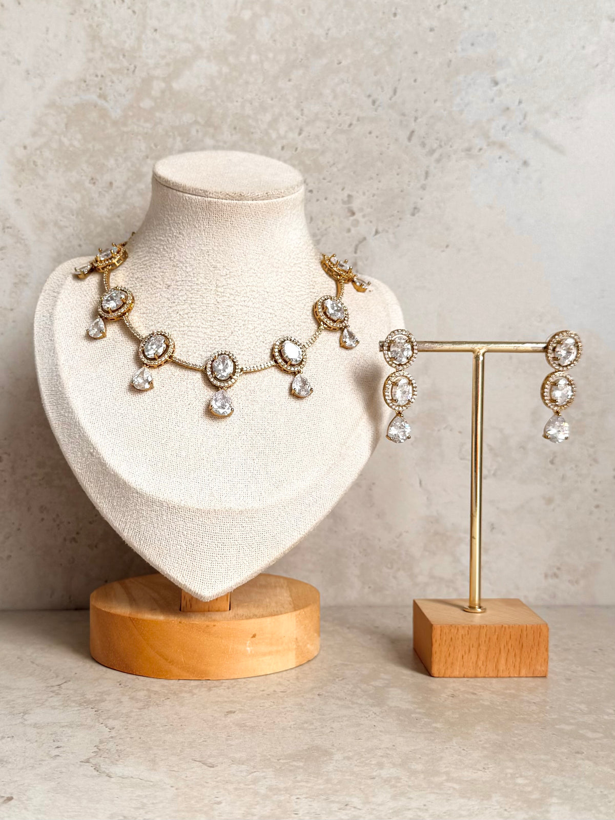 Mansi Necklace Set