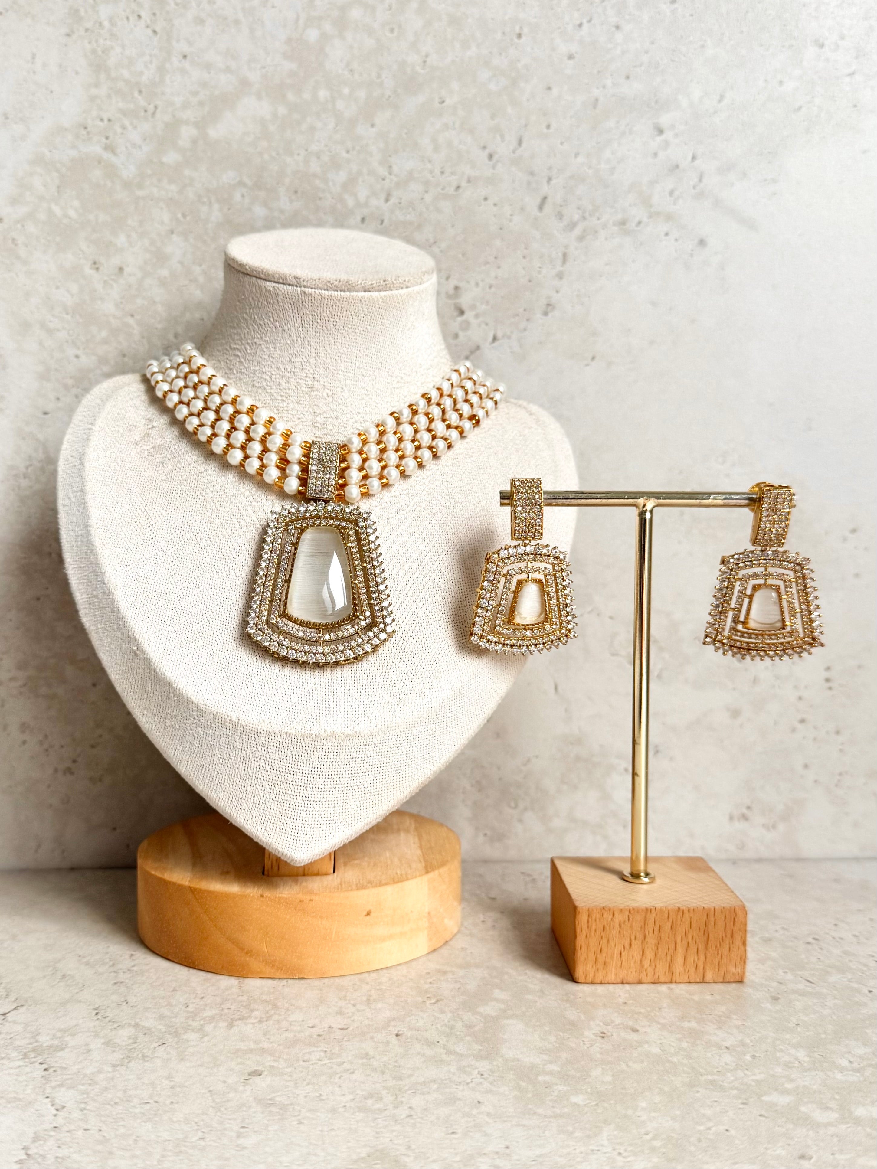 Noor Necklace Set