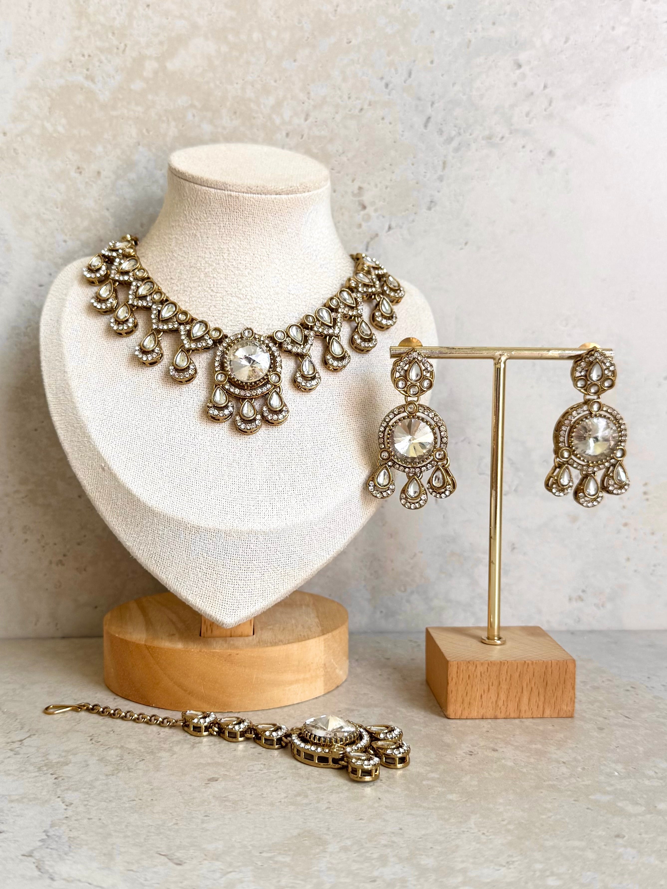 Nasira Necklace Set