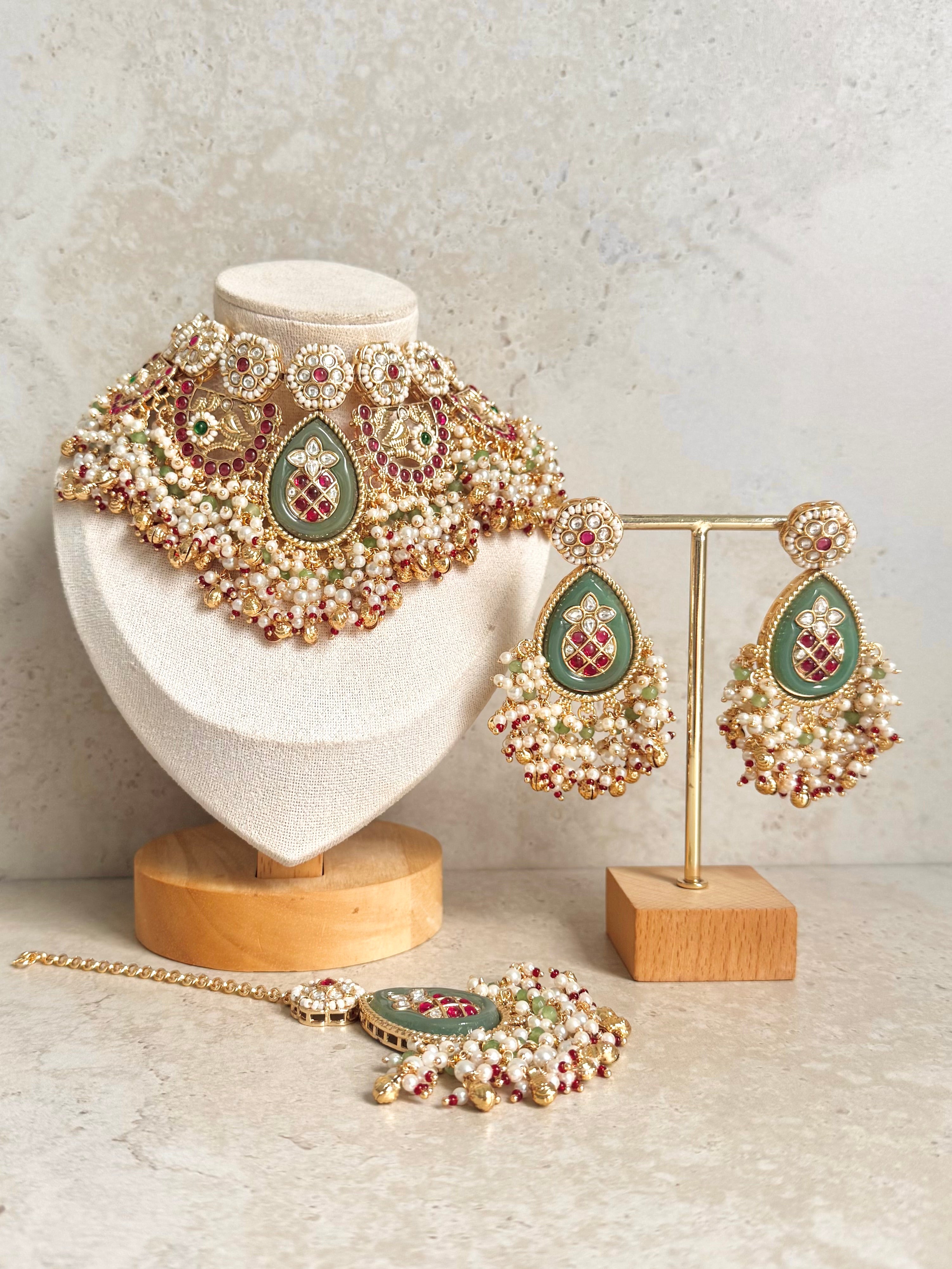 Jaya Necklace Set