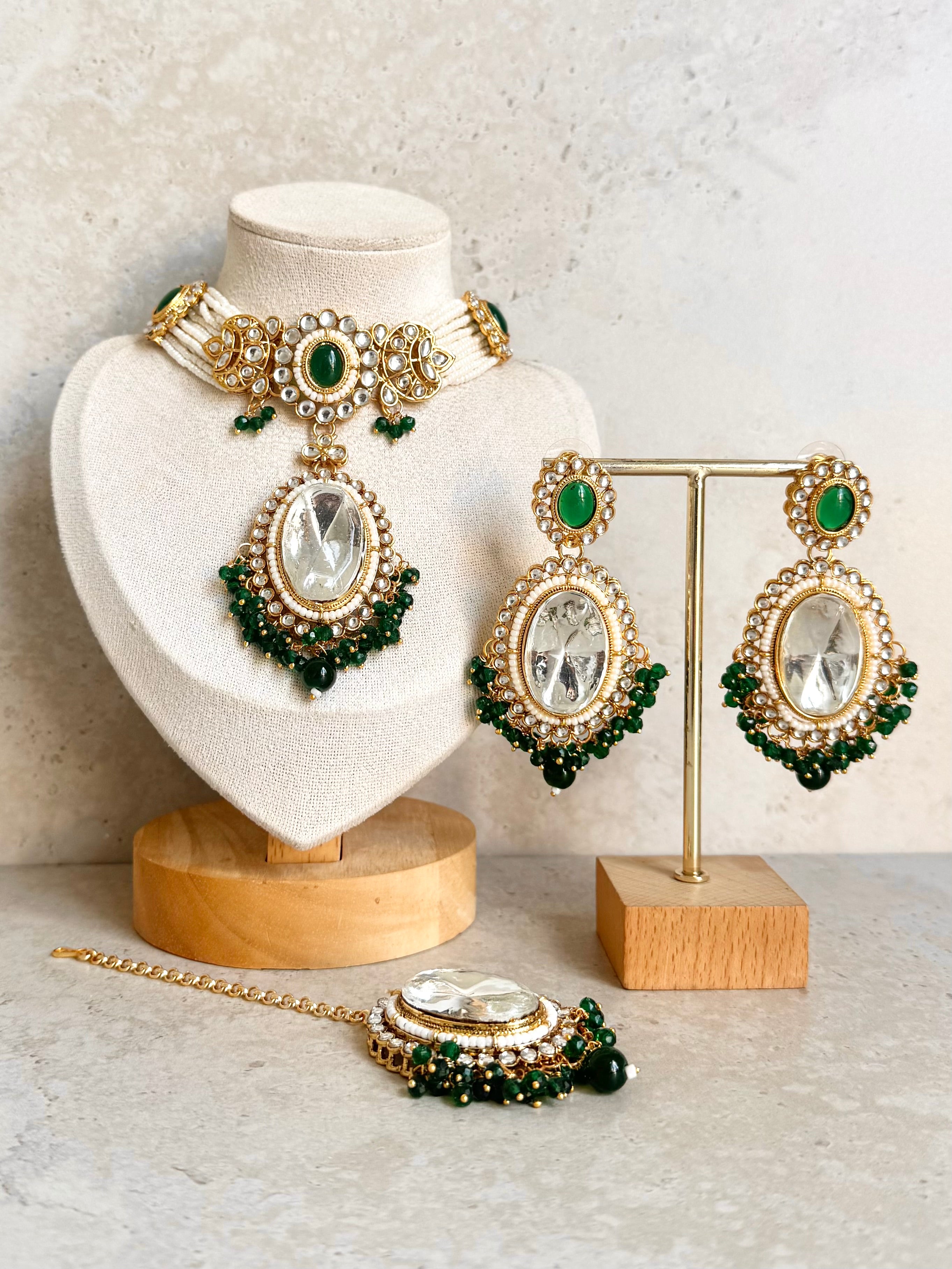 Saima Necklace Set