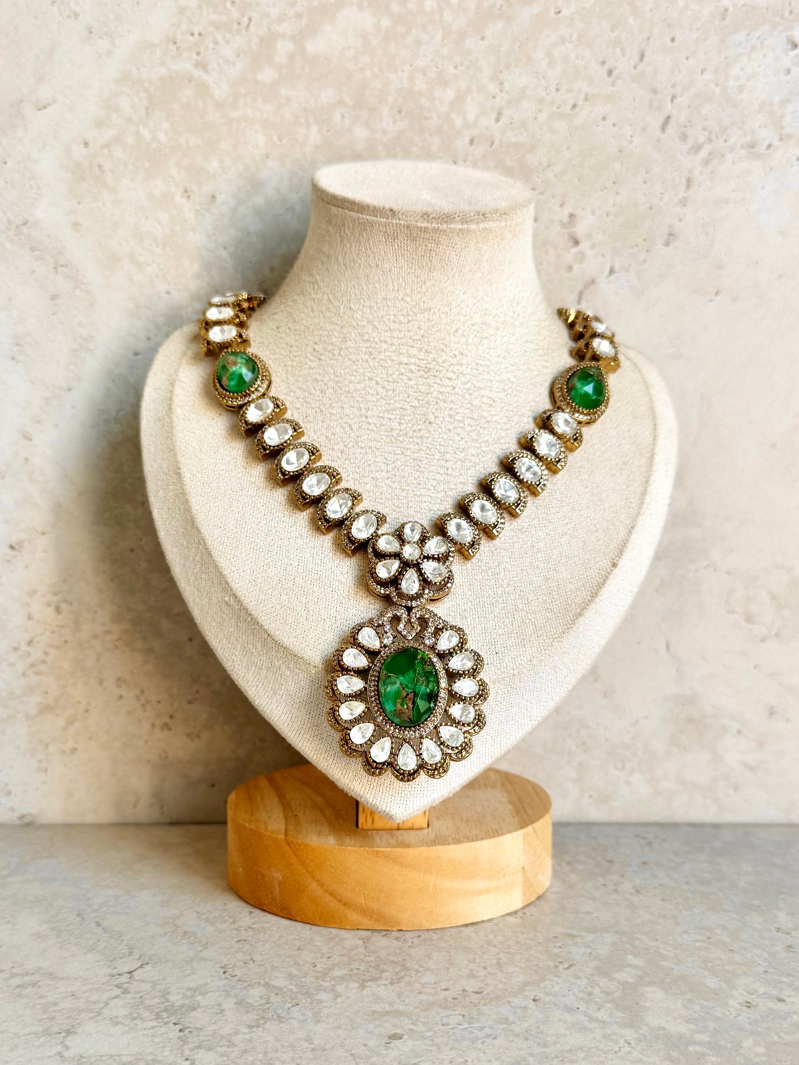 Noor Necklace Set
