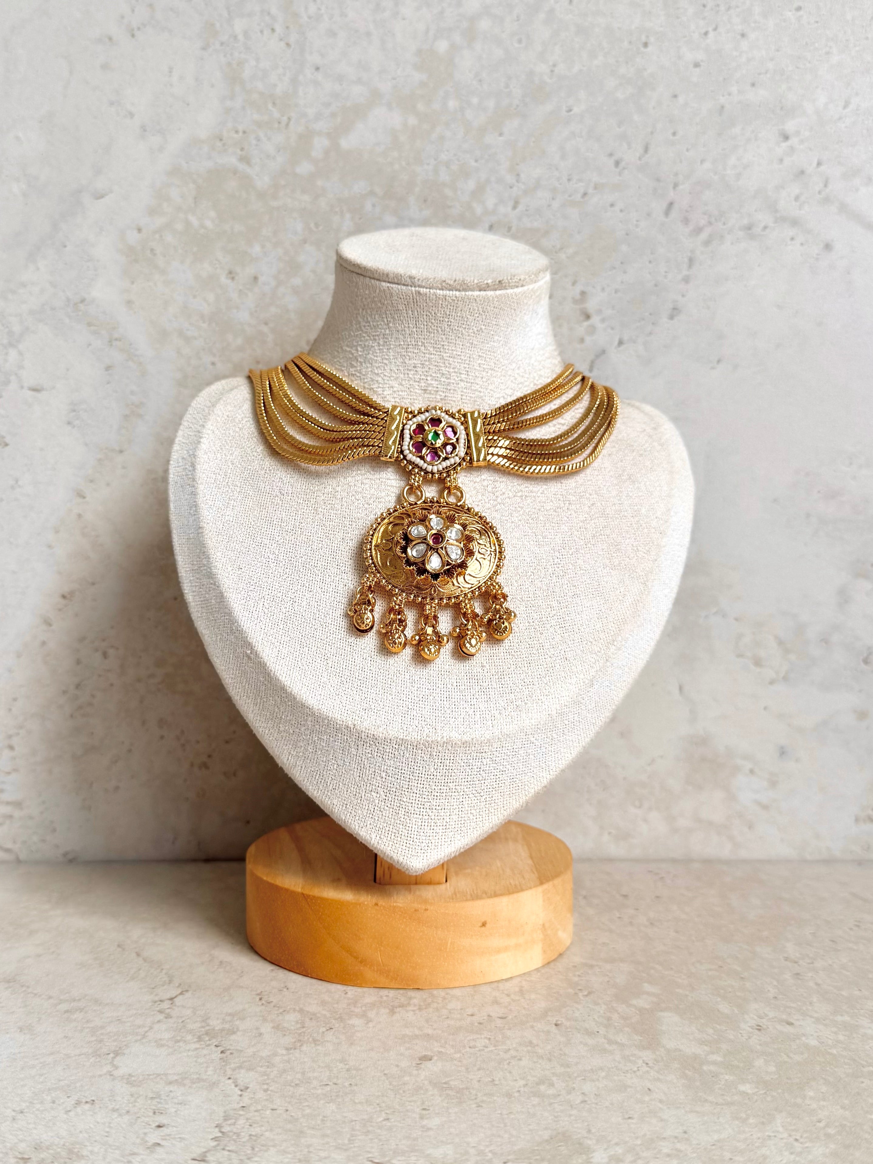 Amara Necklace Set