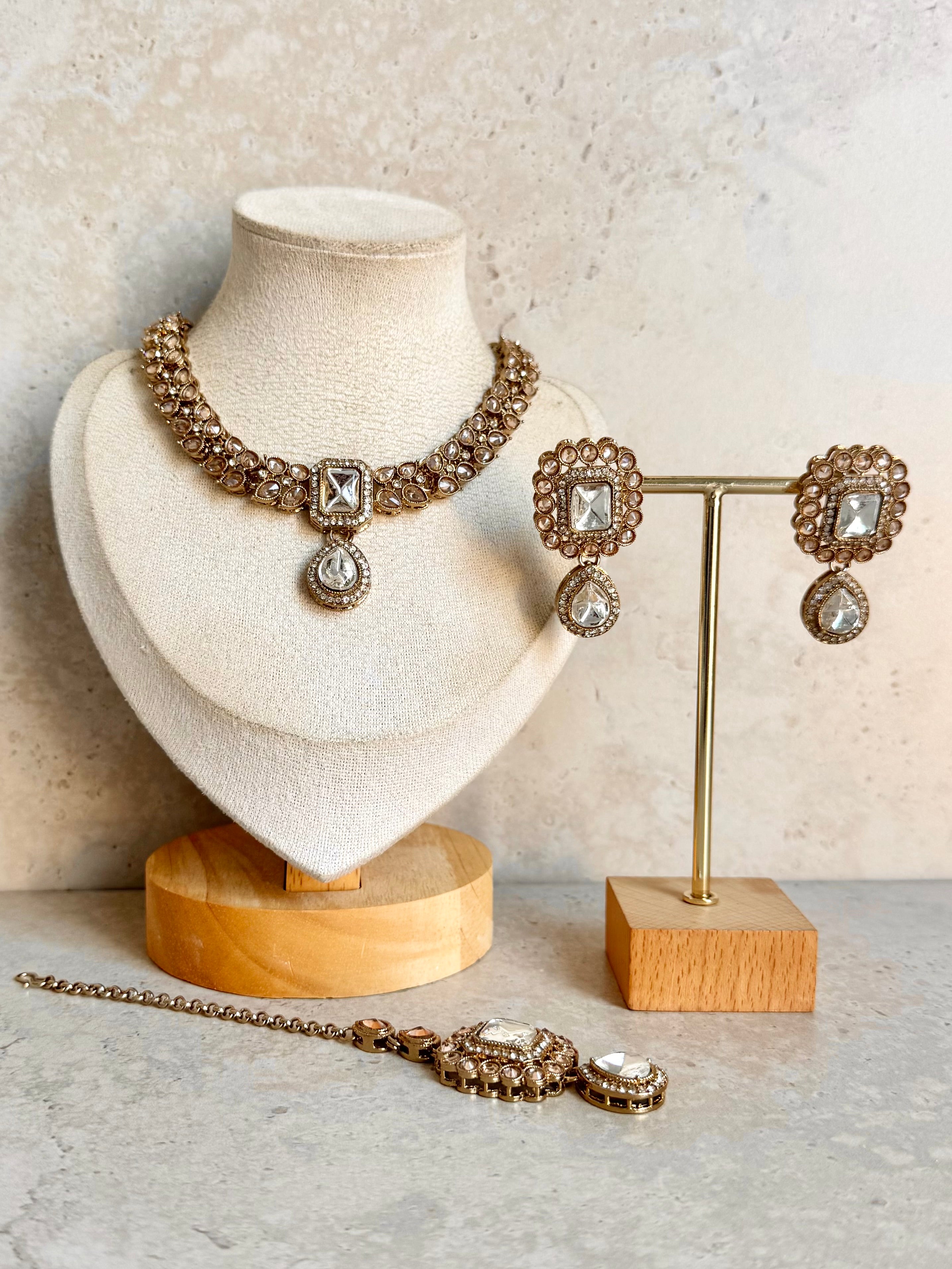 Bushra Necklace Set