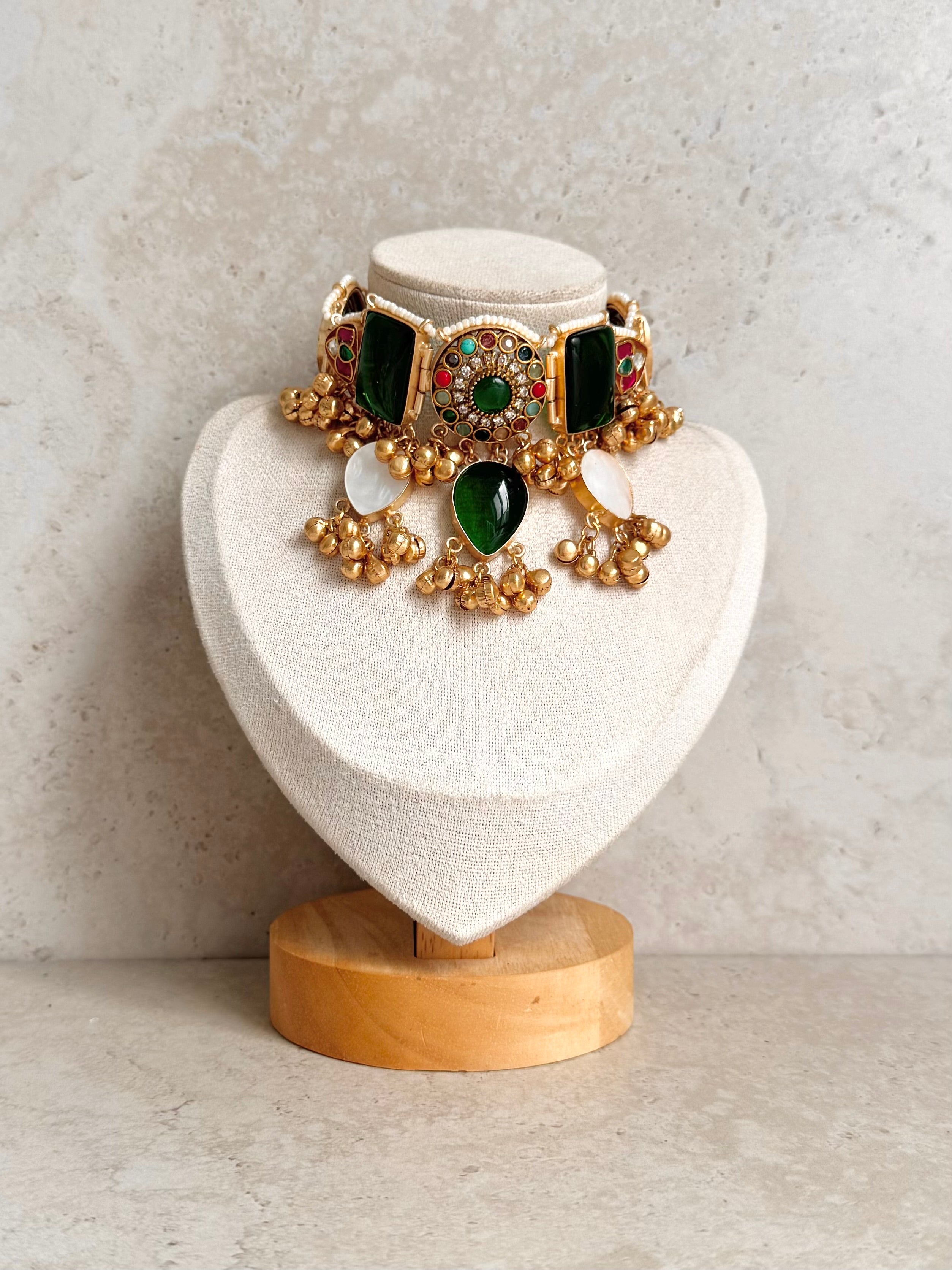 Naina Necklace Set