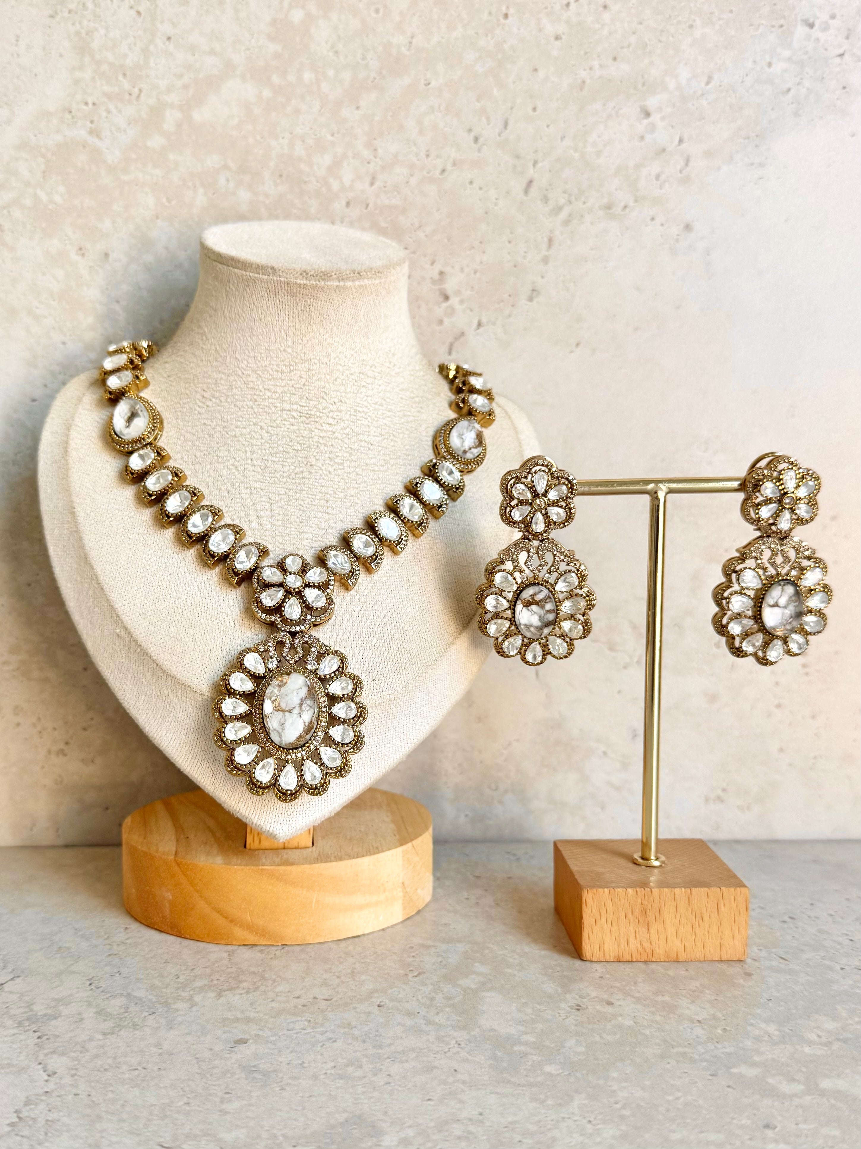 Noor Necklace Set