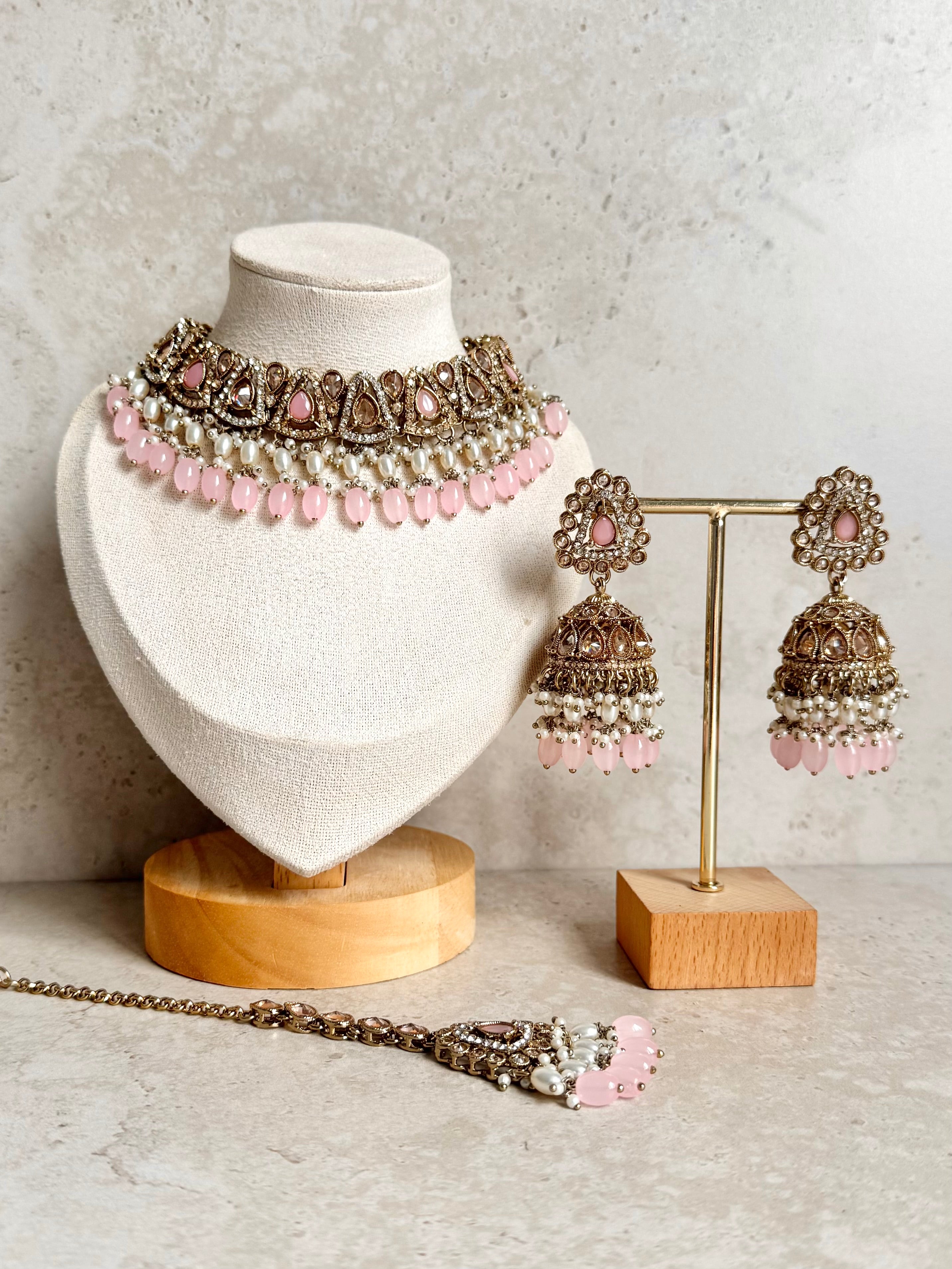 Ash Necklace Set