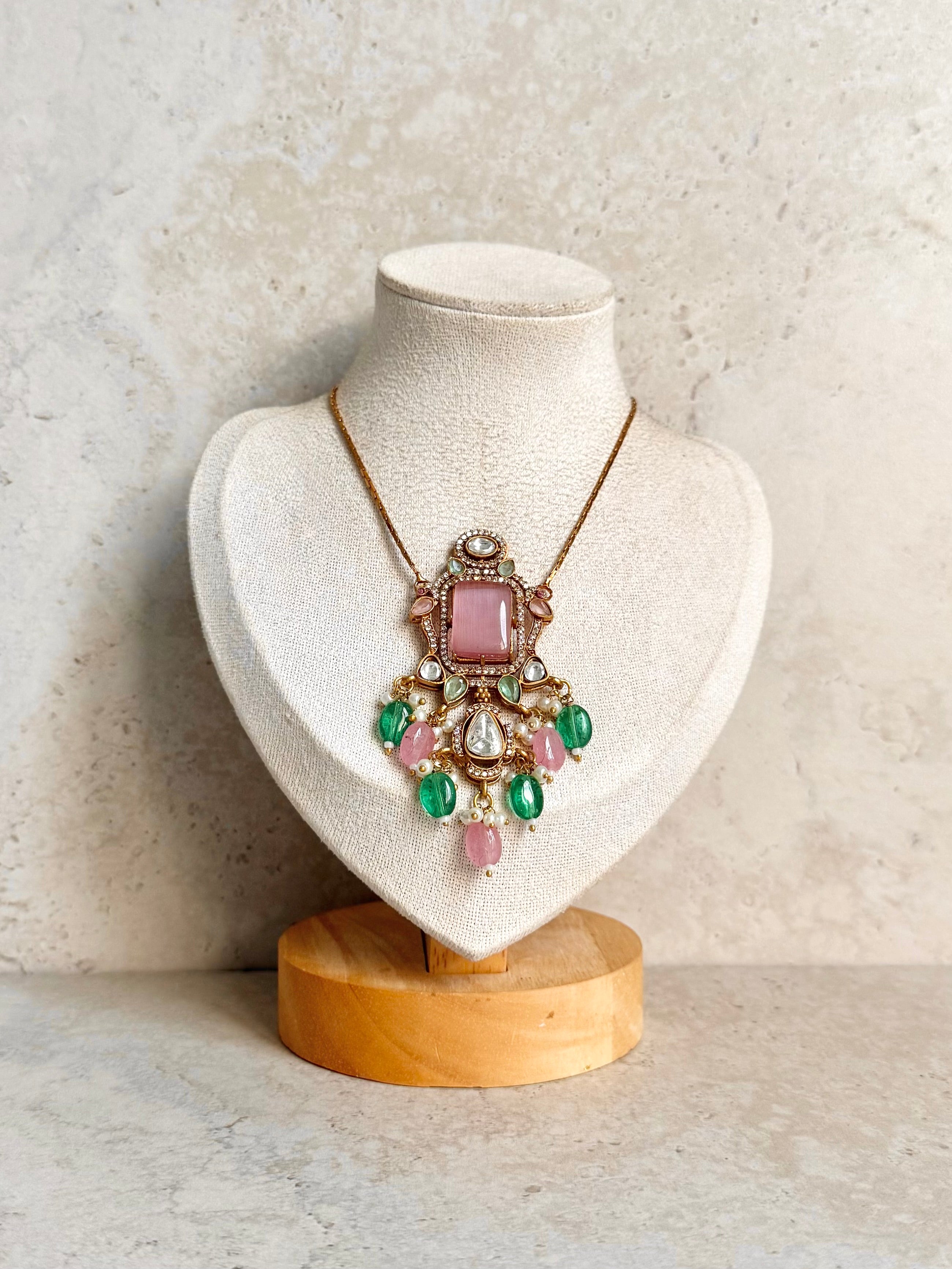 Pragati Necklace Set