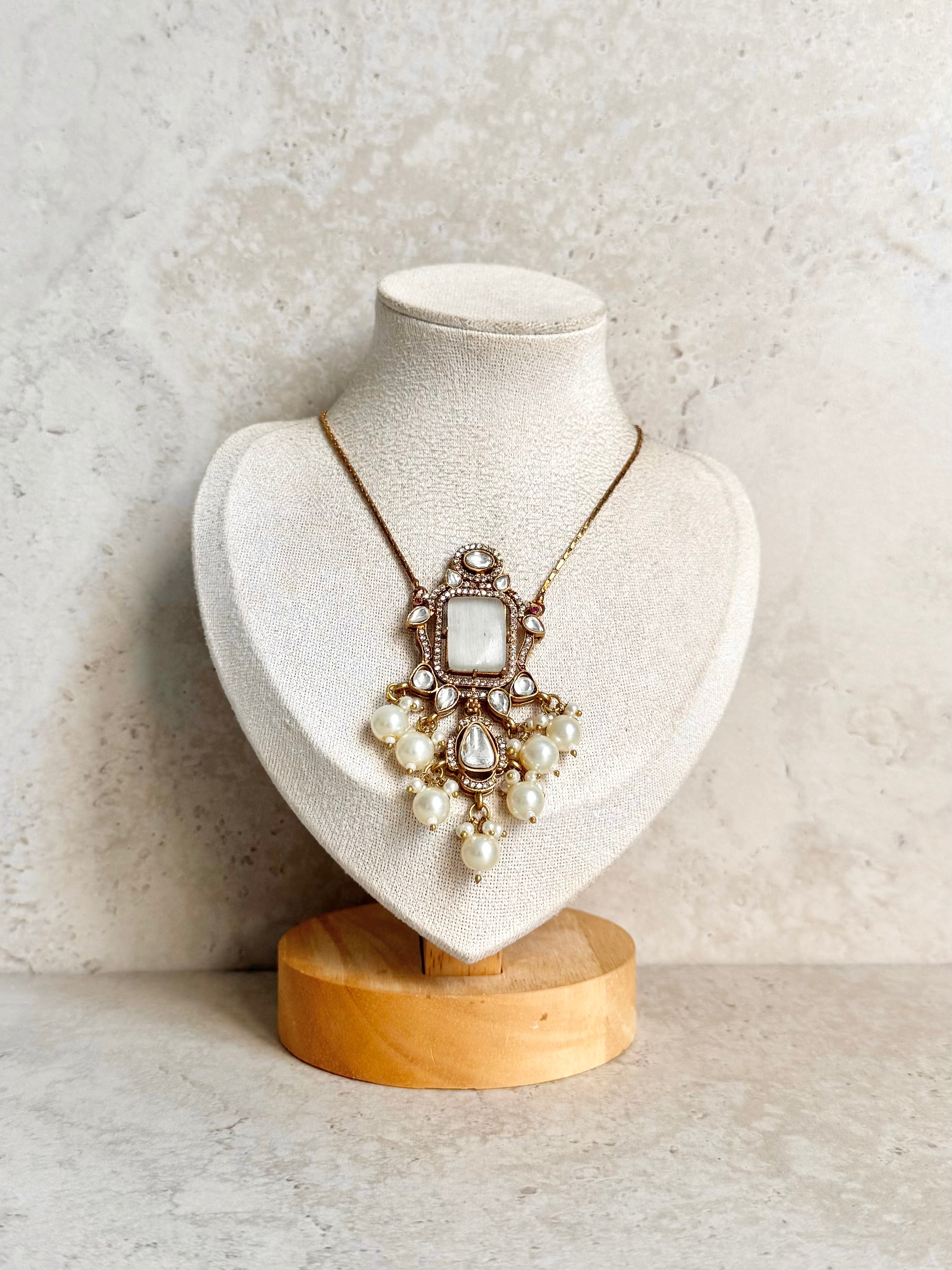 Pragati Necklace Set