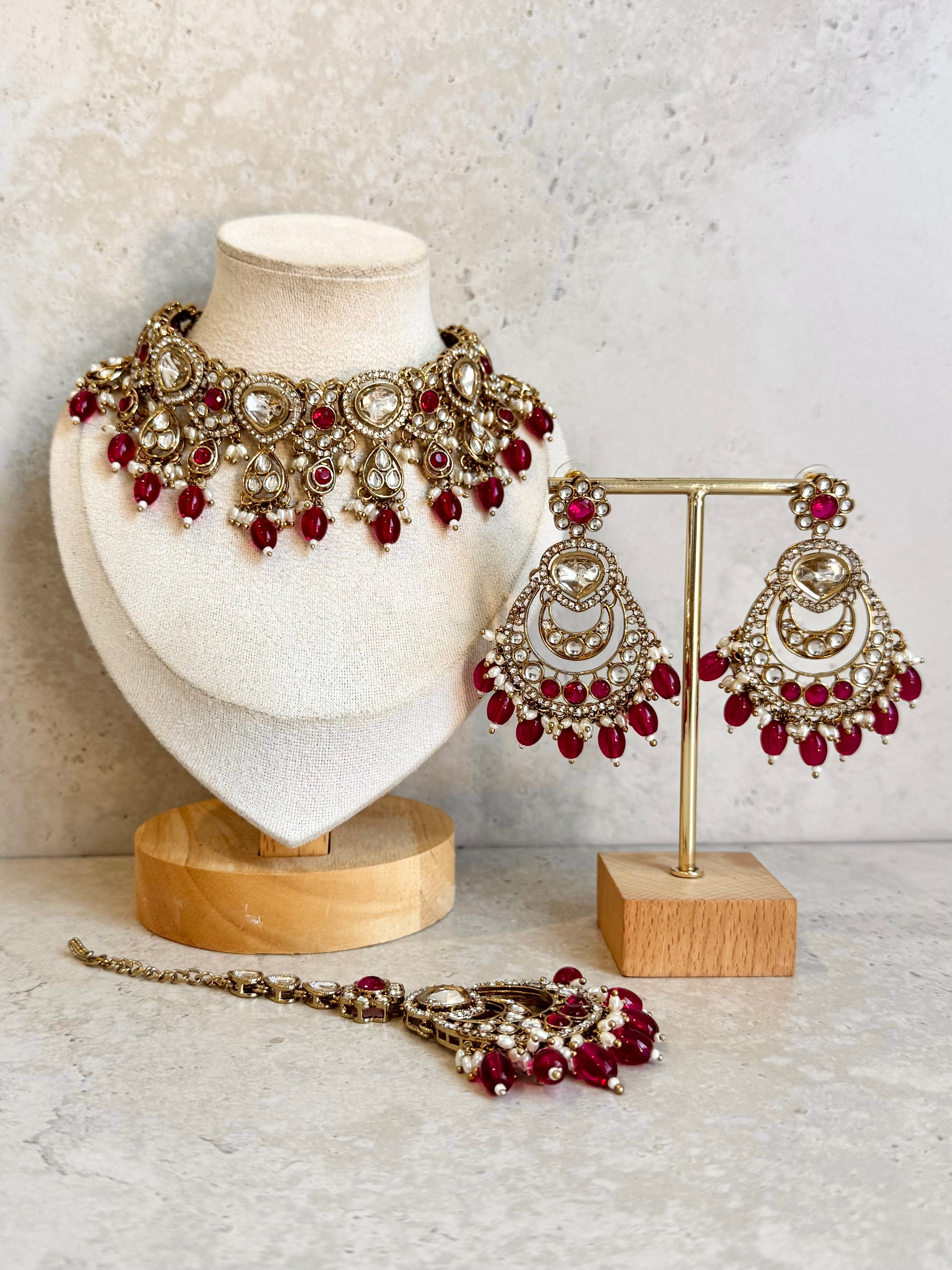 Niti Necklace Set