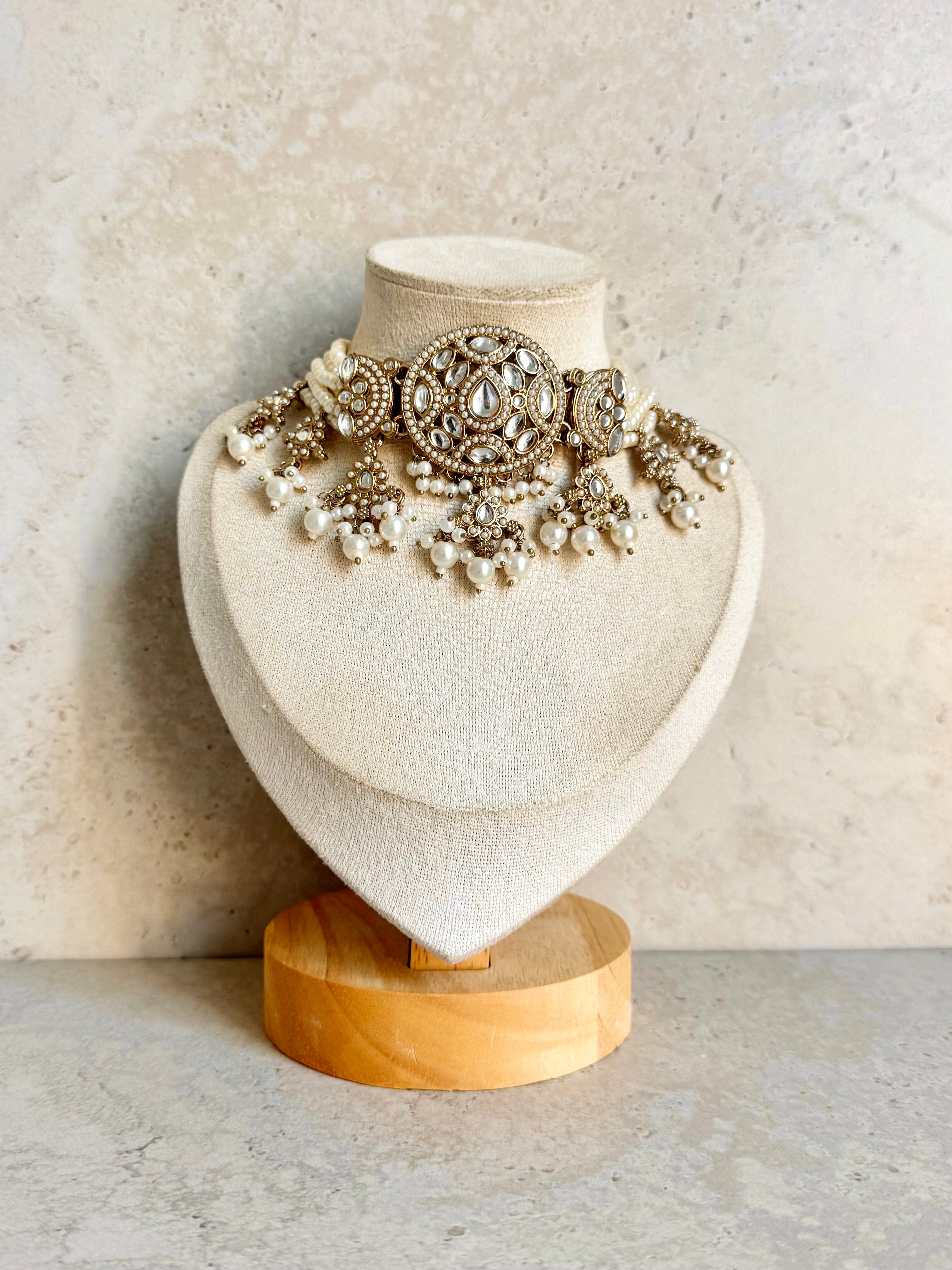 Namita Necklace Set
