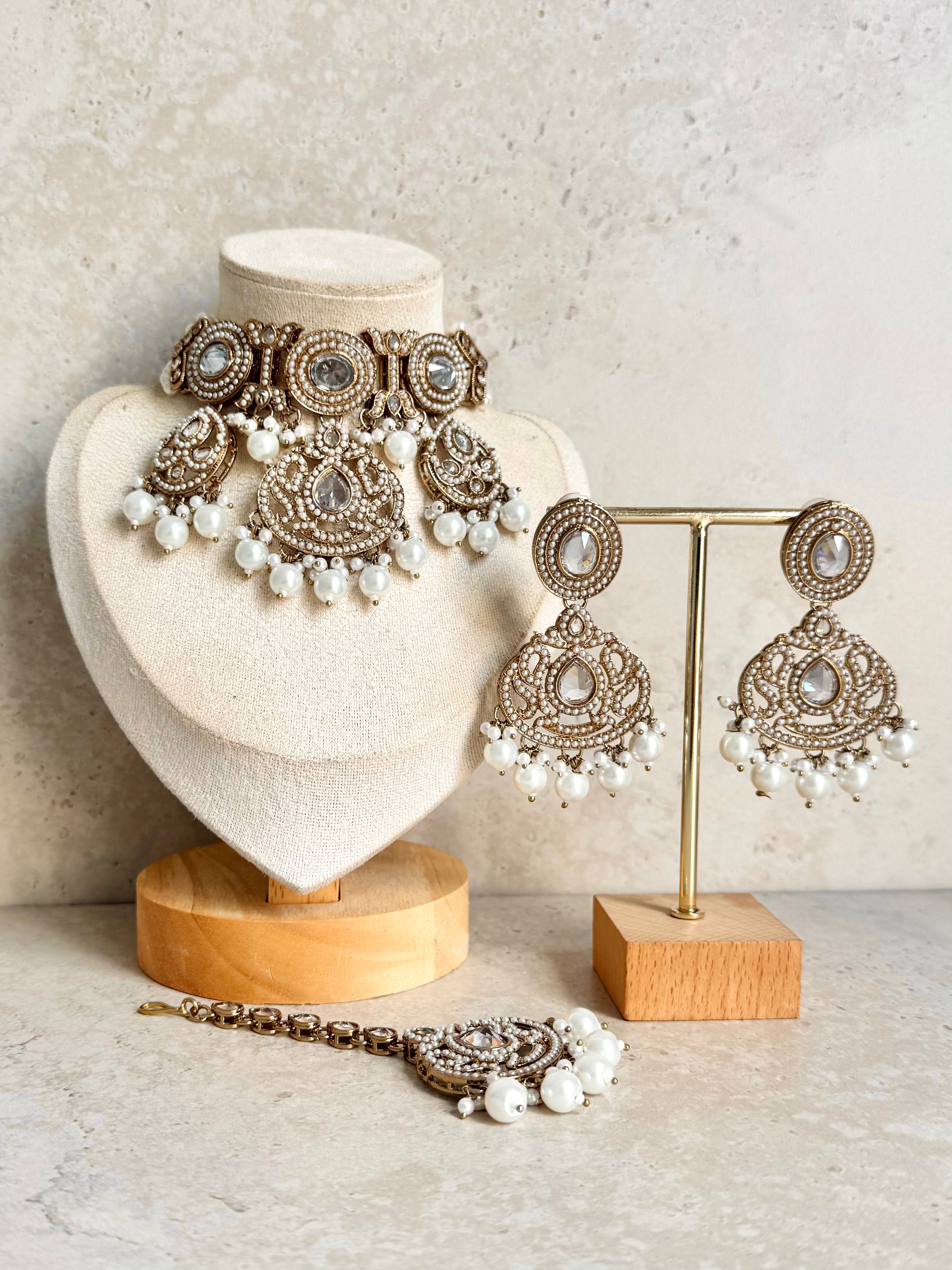 Deepali Necklace Set