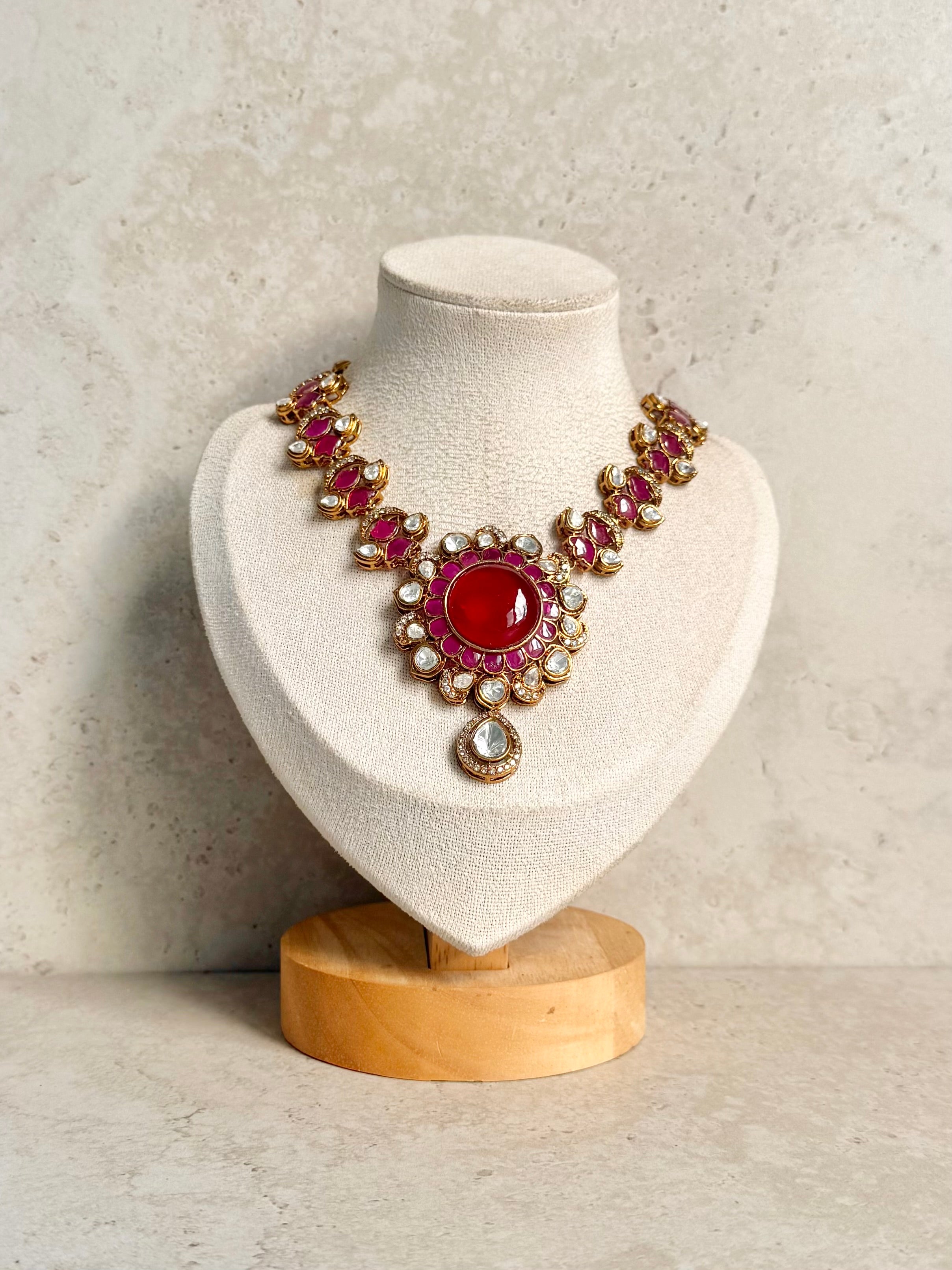 Risa Necklace Set