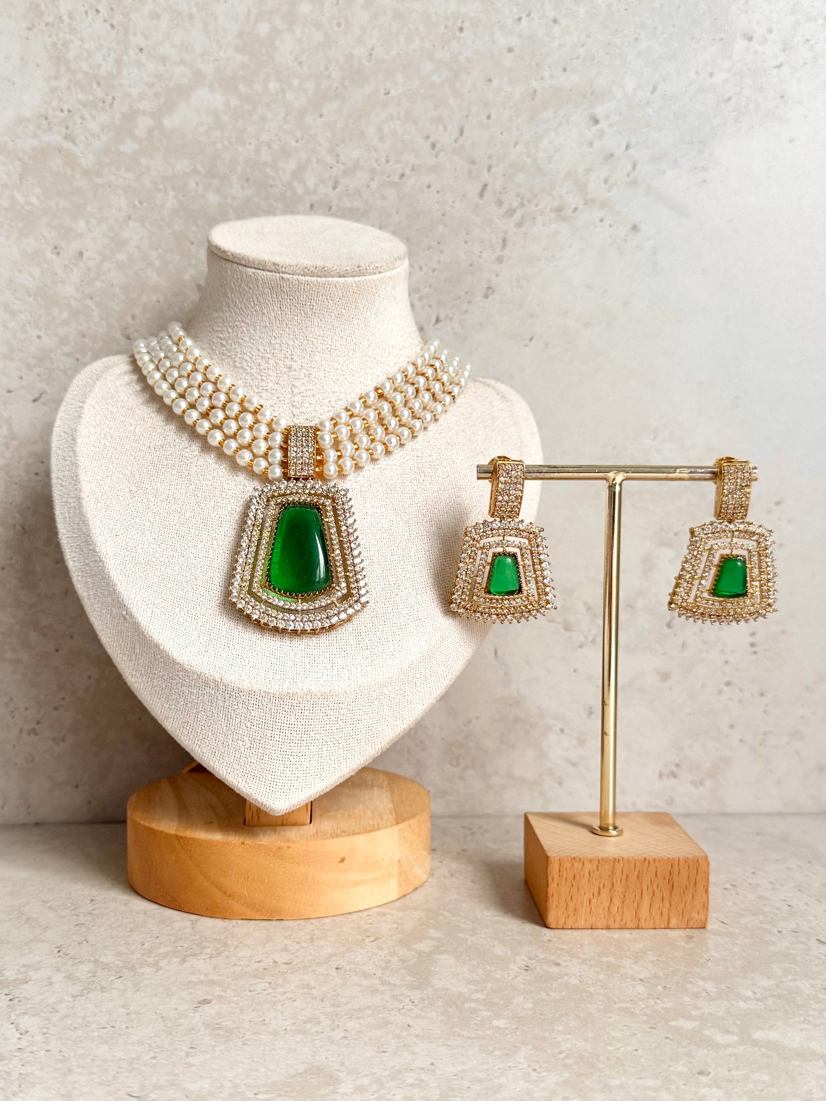 Noor Necklace Set
