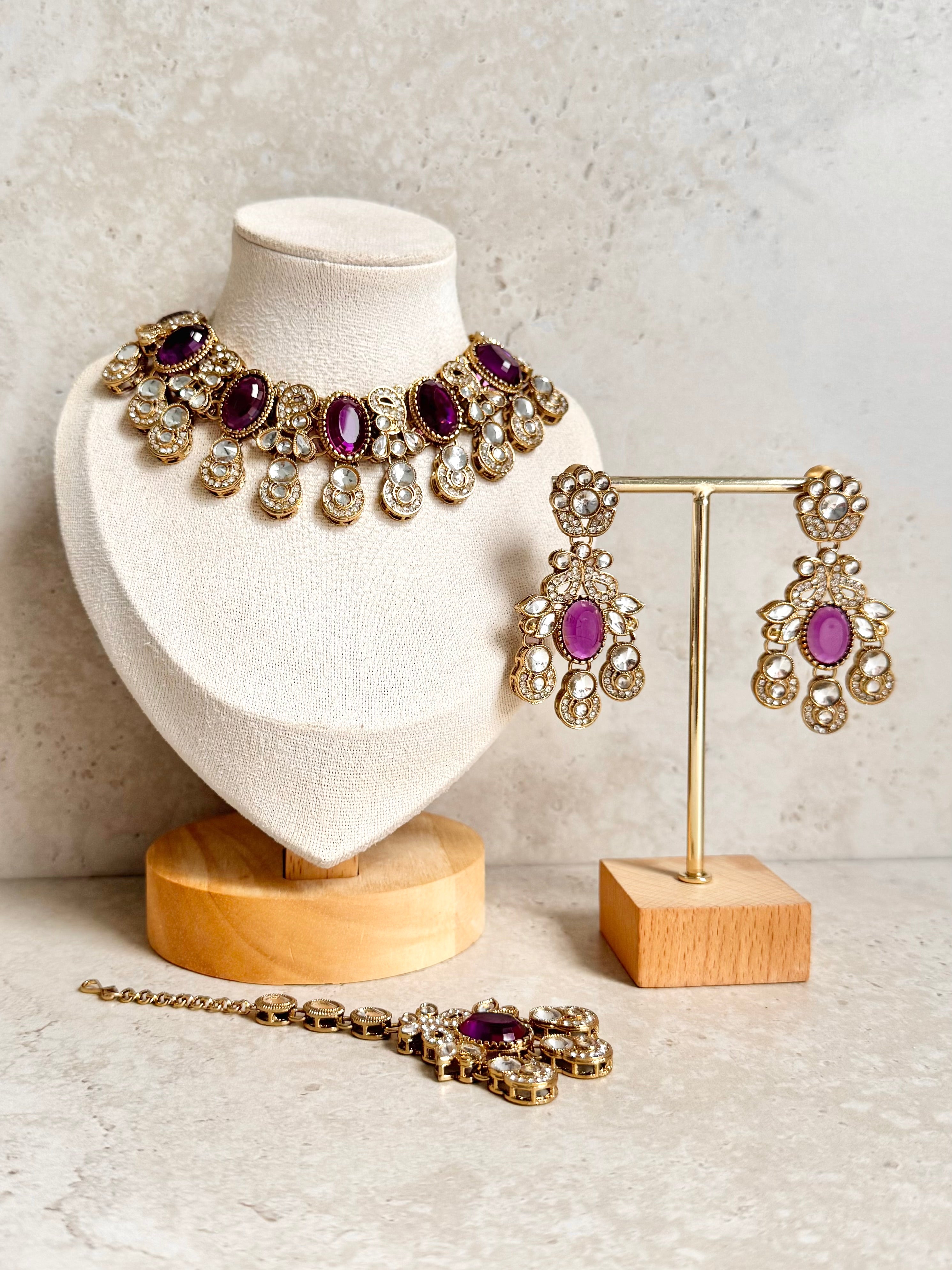 Parneet Necklace Set