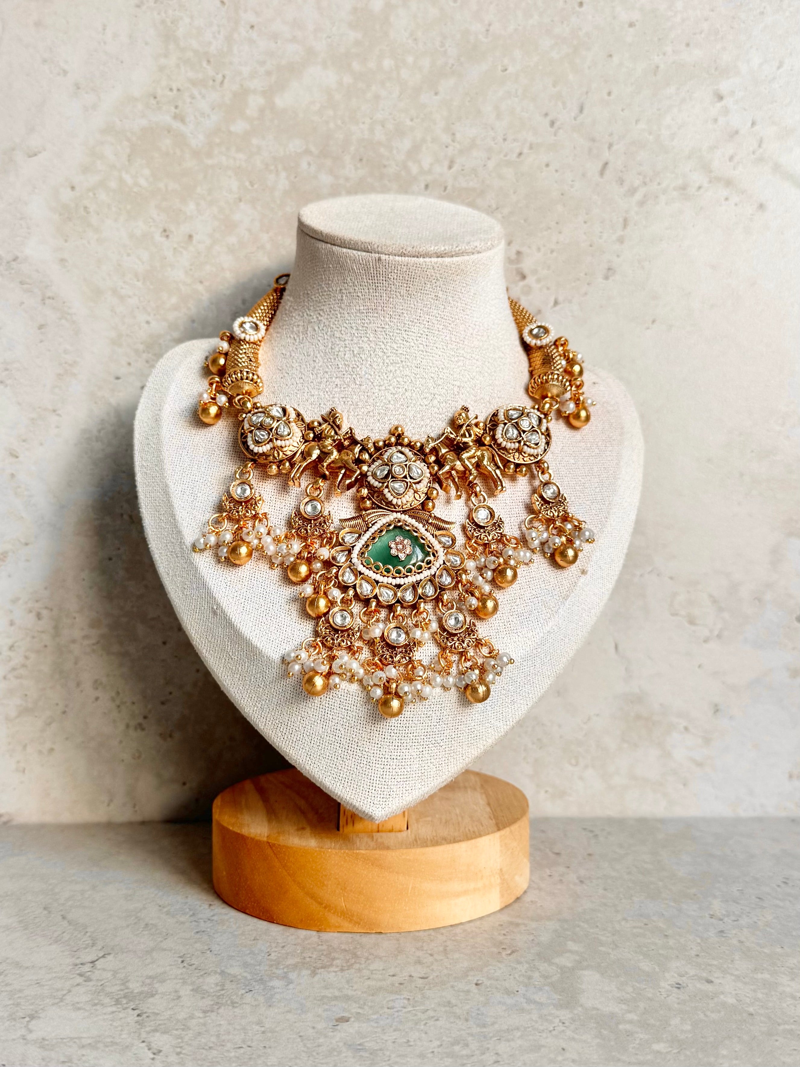 Shruti Necklace Set