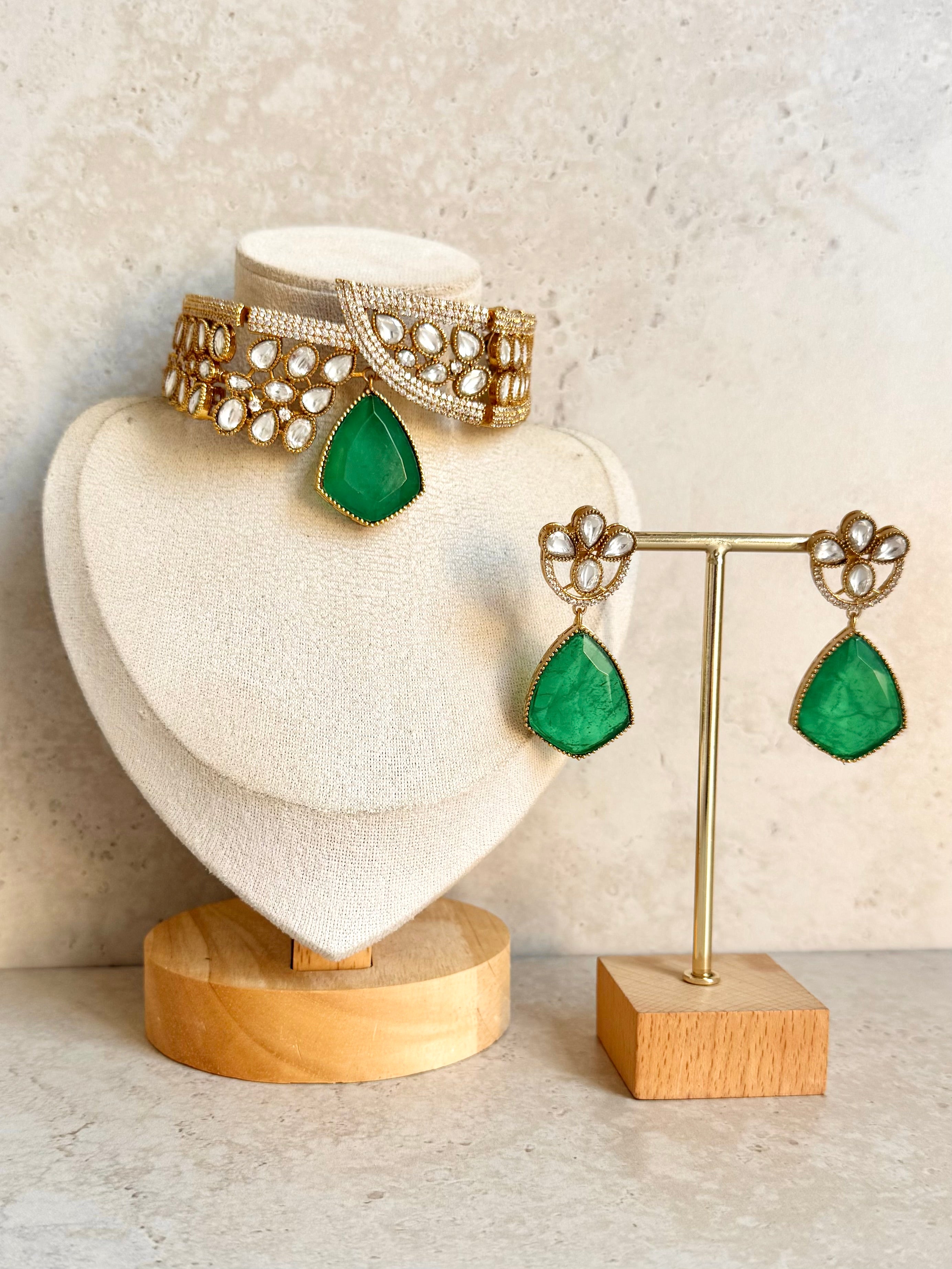 Shibana Necklace Set