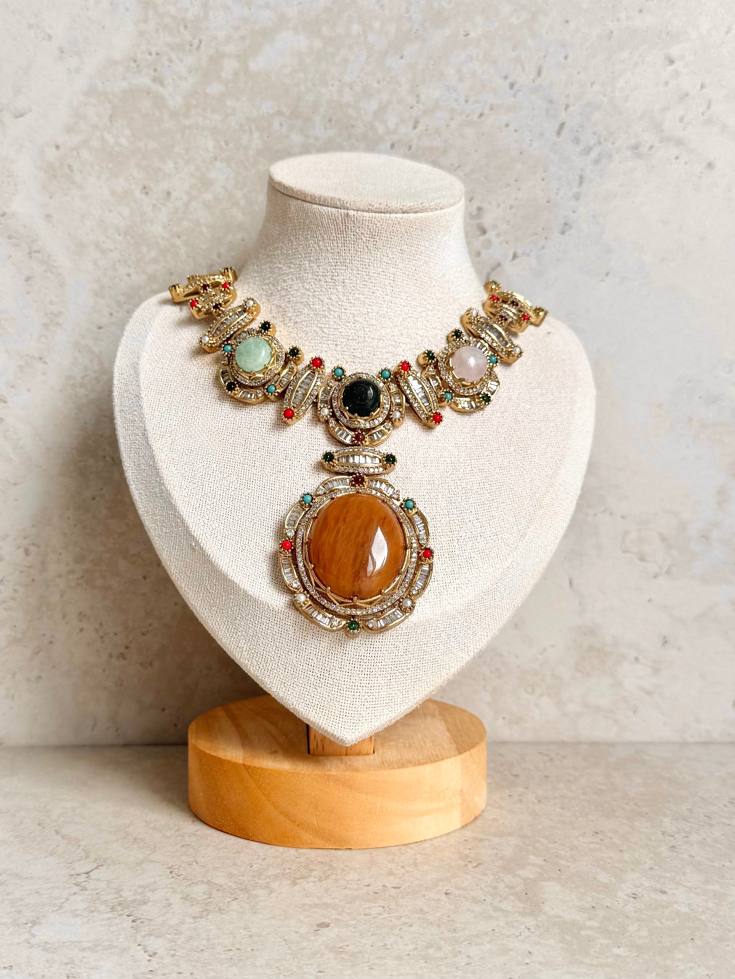 Tavisha Necklace Set