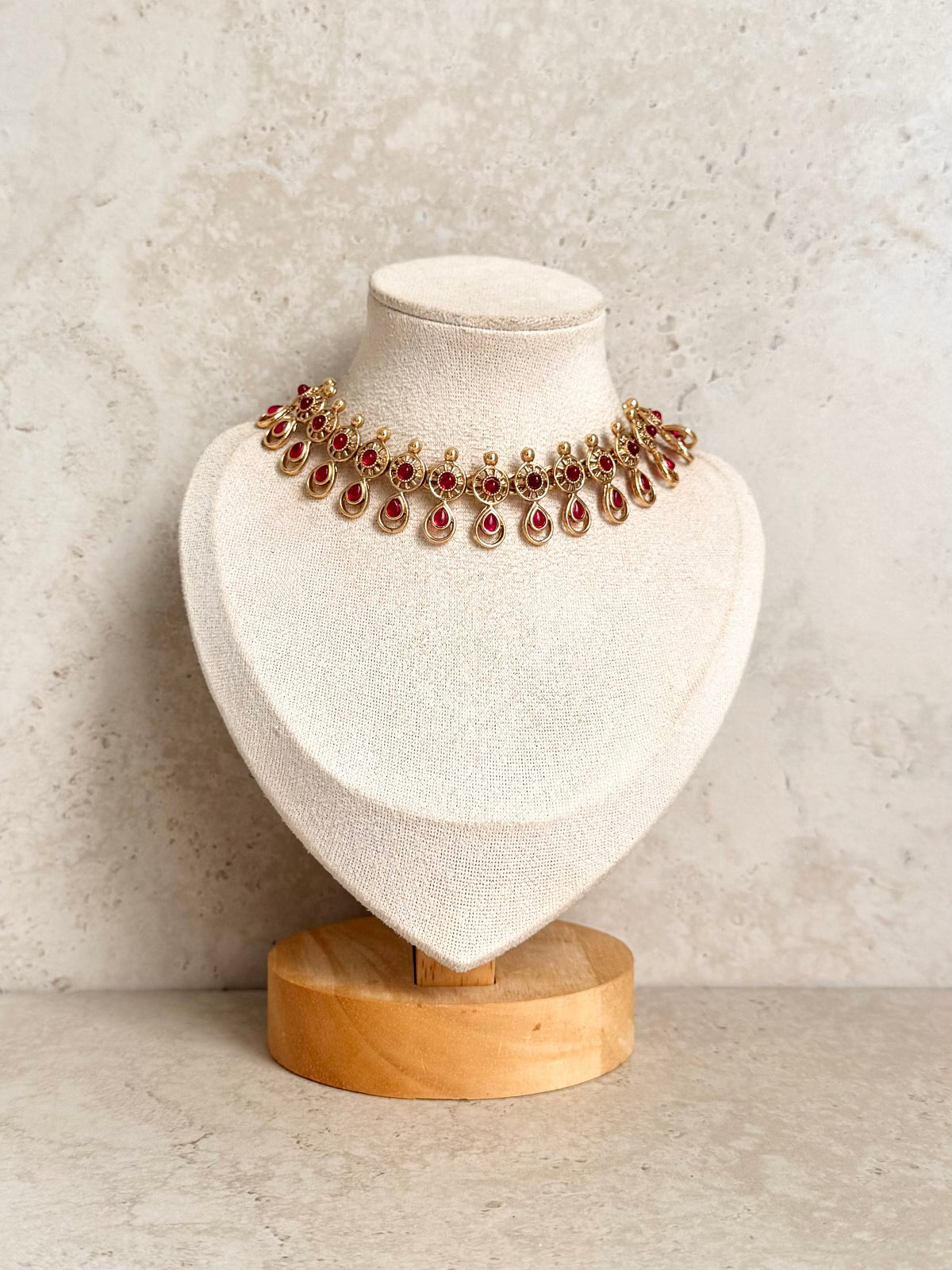 Niharika Necklace Set