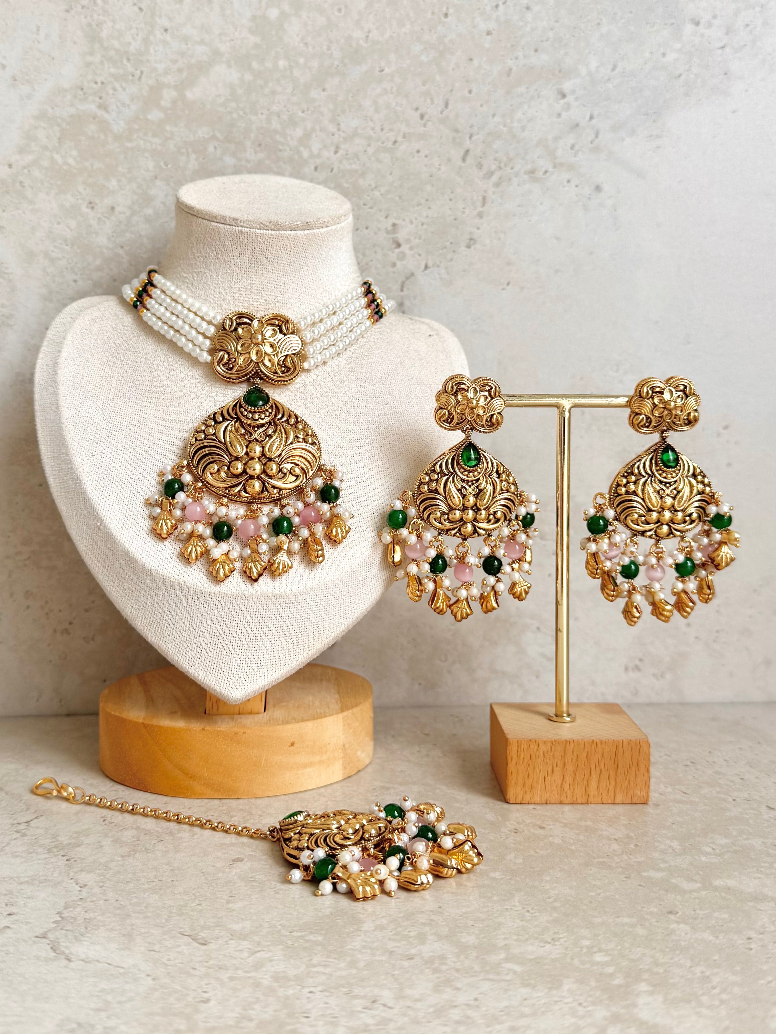 Rubina Necklace Set