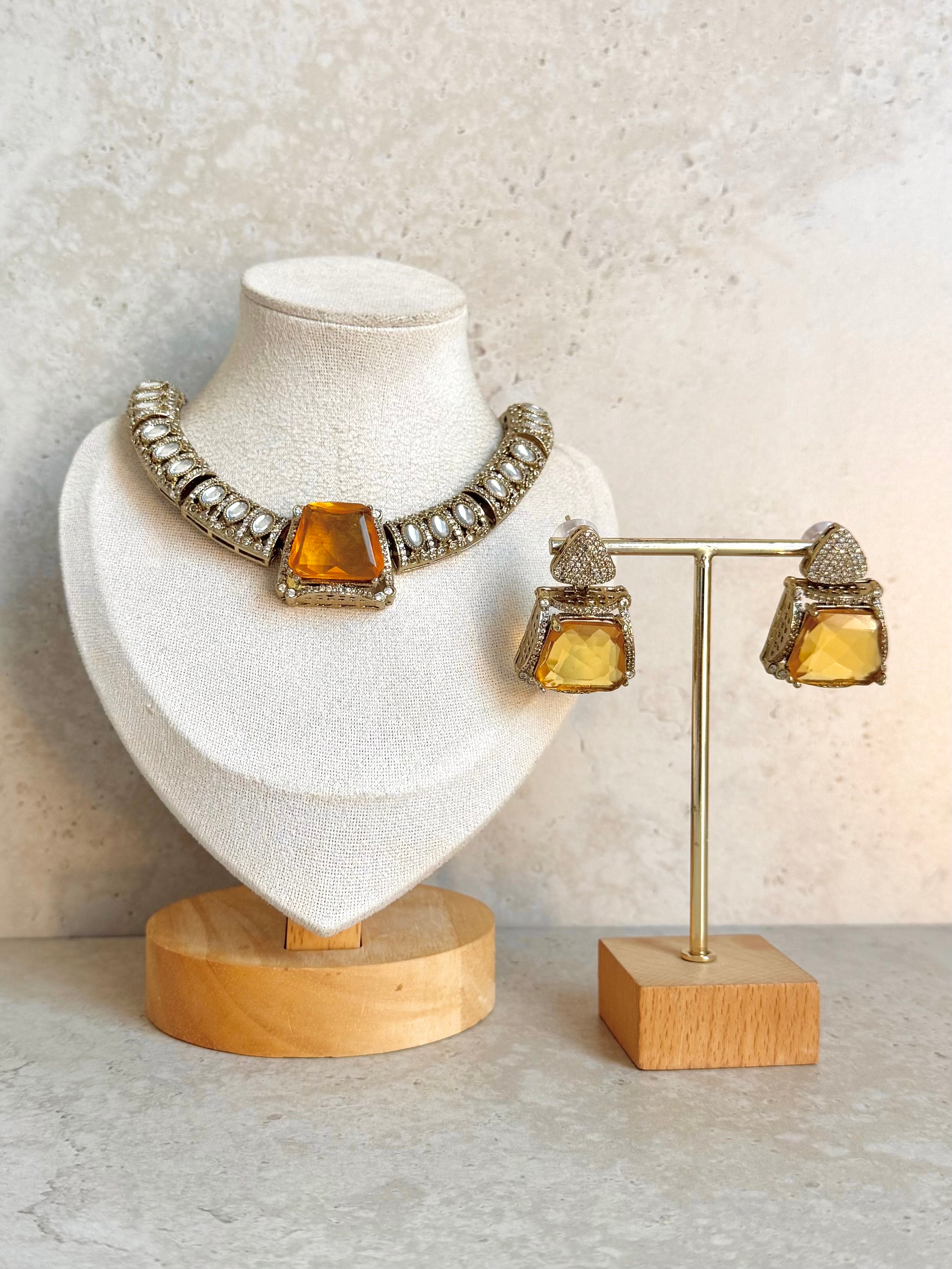 Navjot Necklace Set