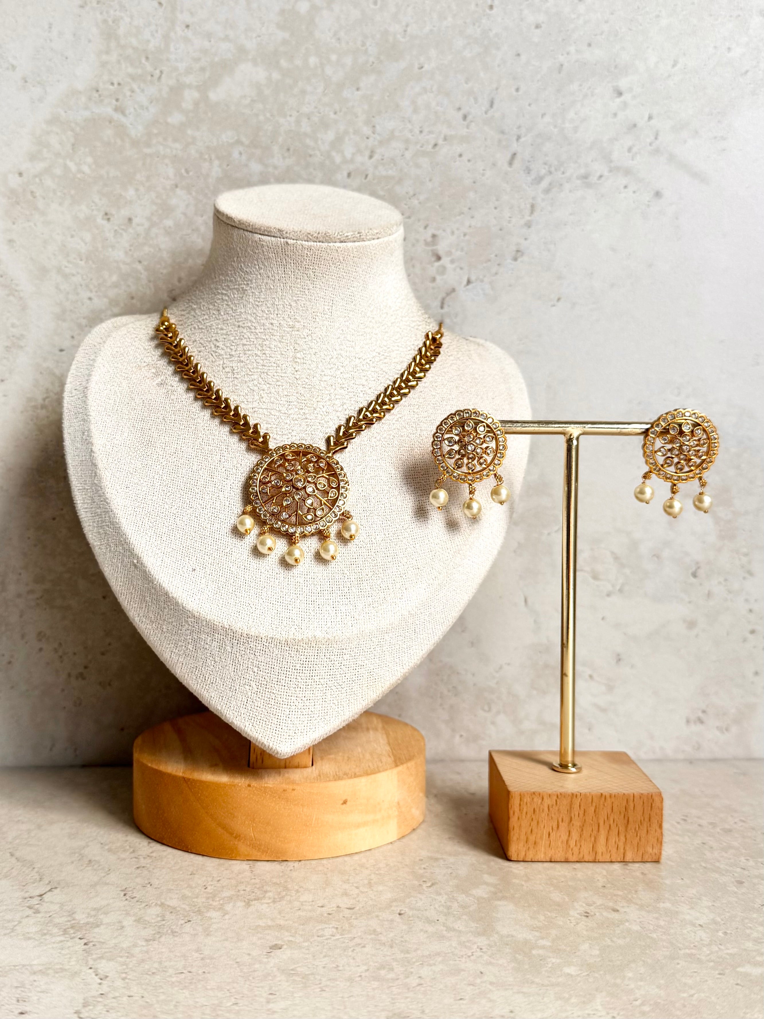 Garima Necklace Set