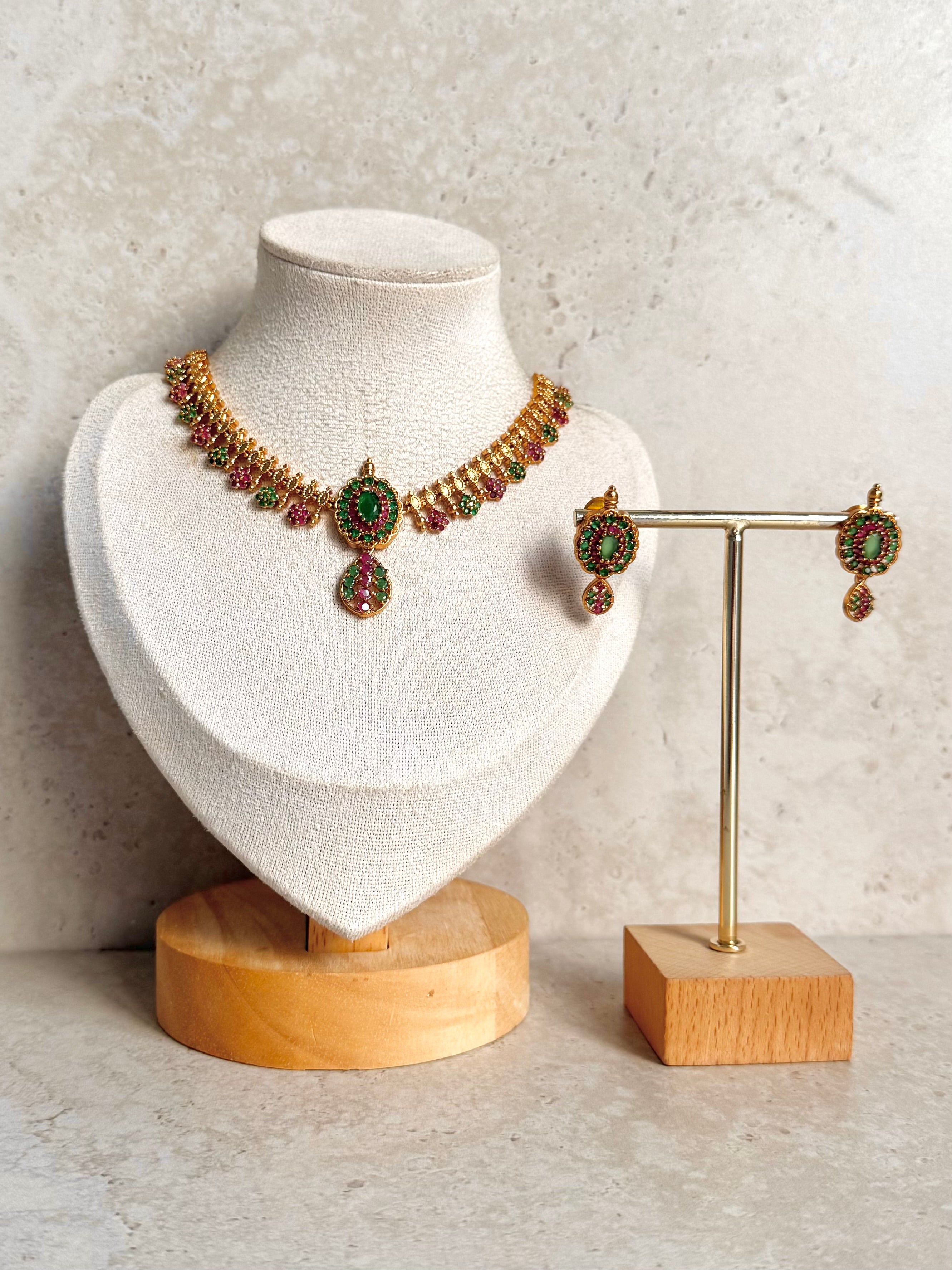 Neeti Necklace Set