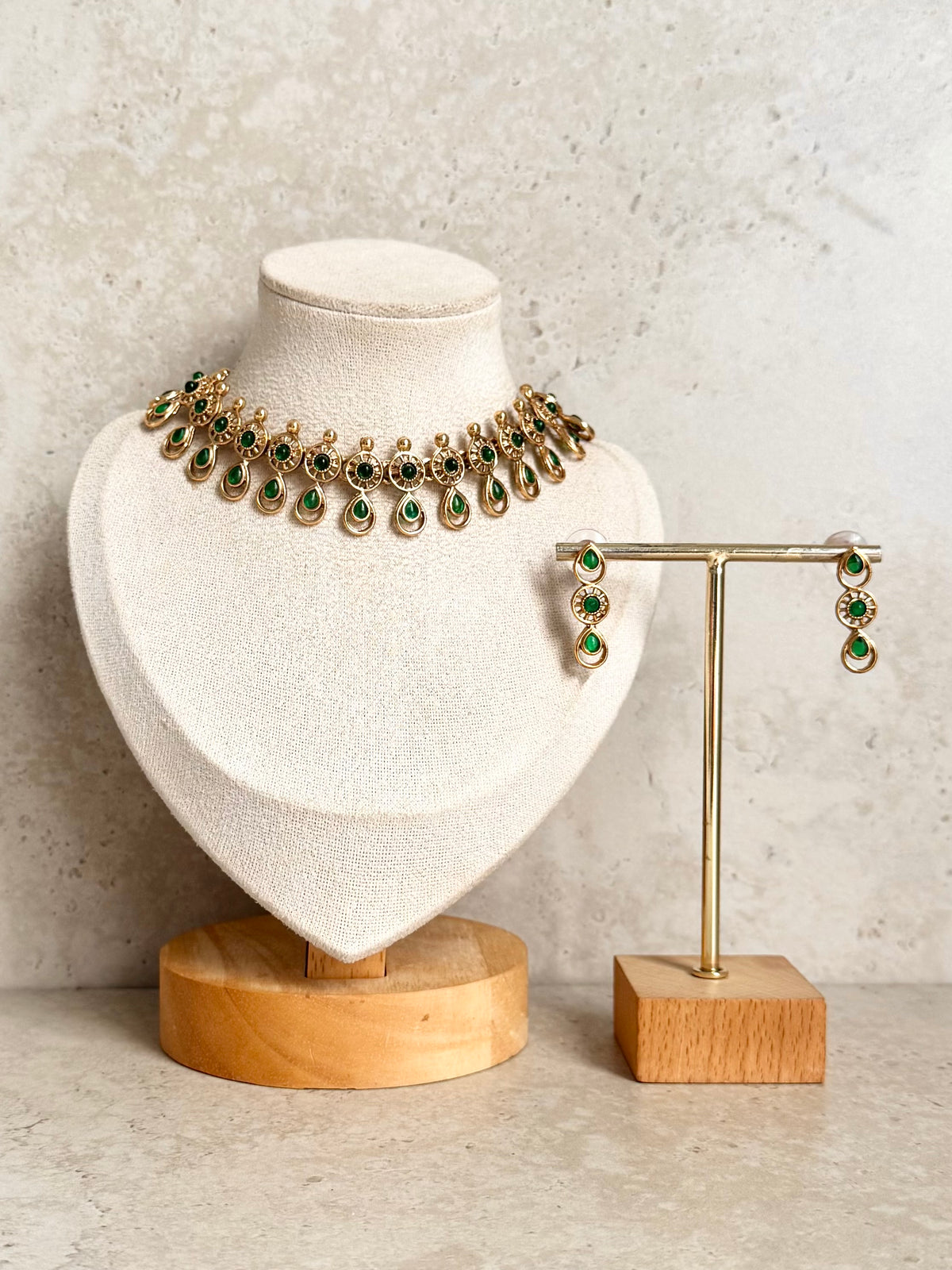 Niharika Necklace Set