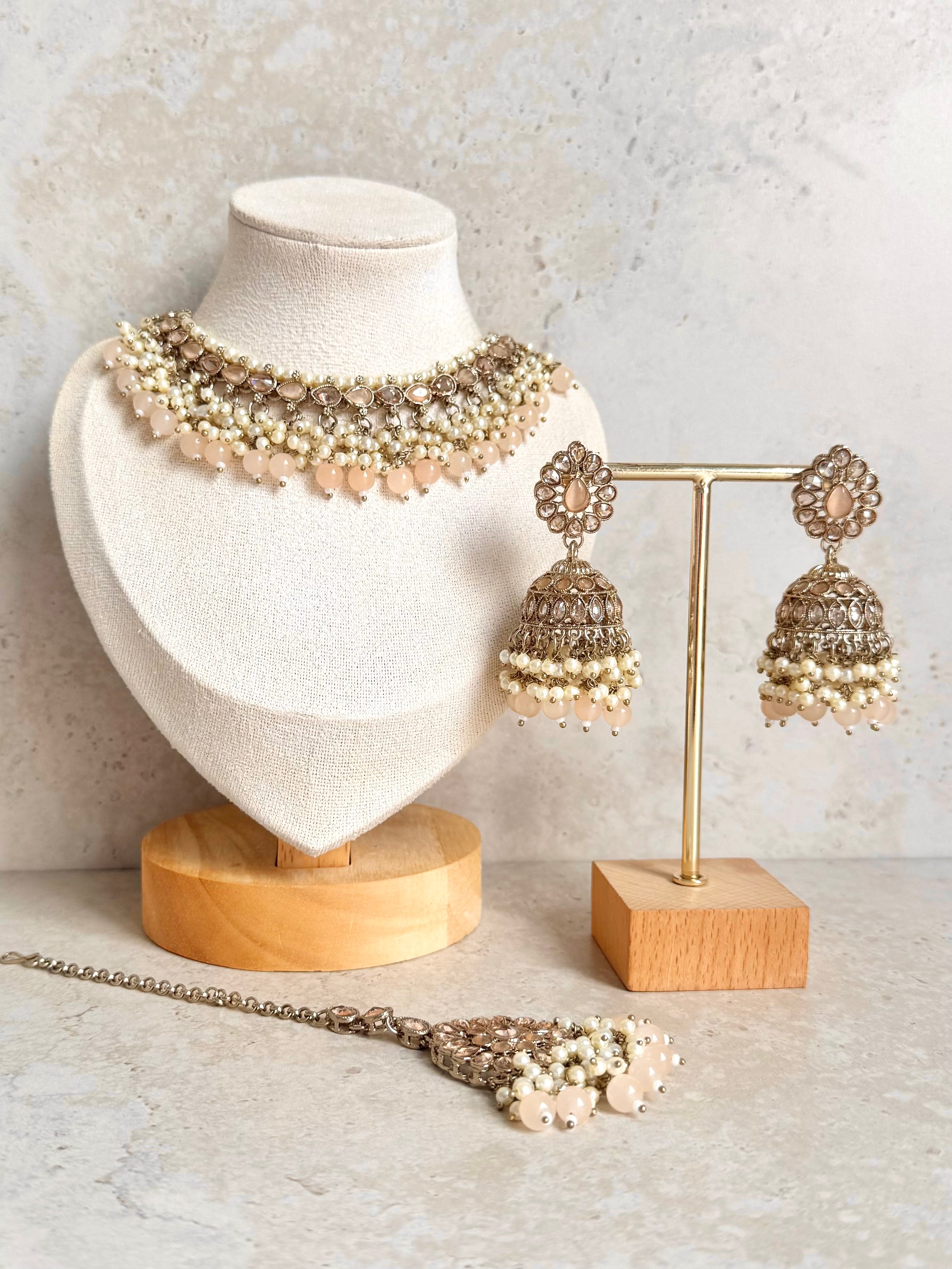 Suhana Necklace Set