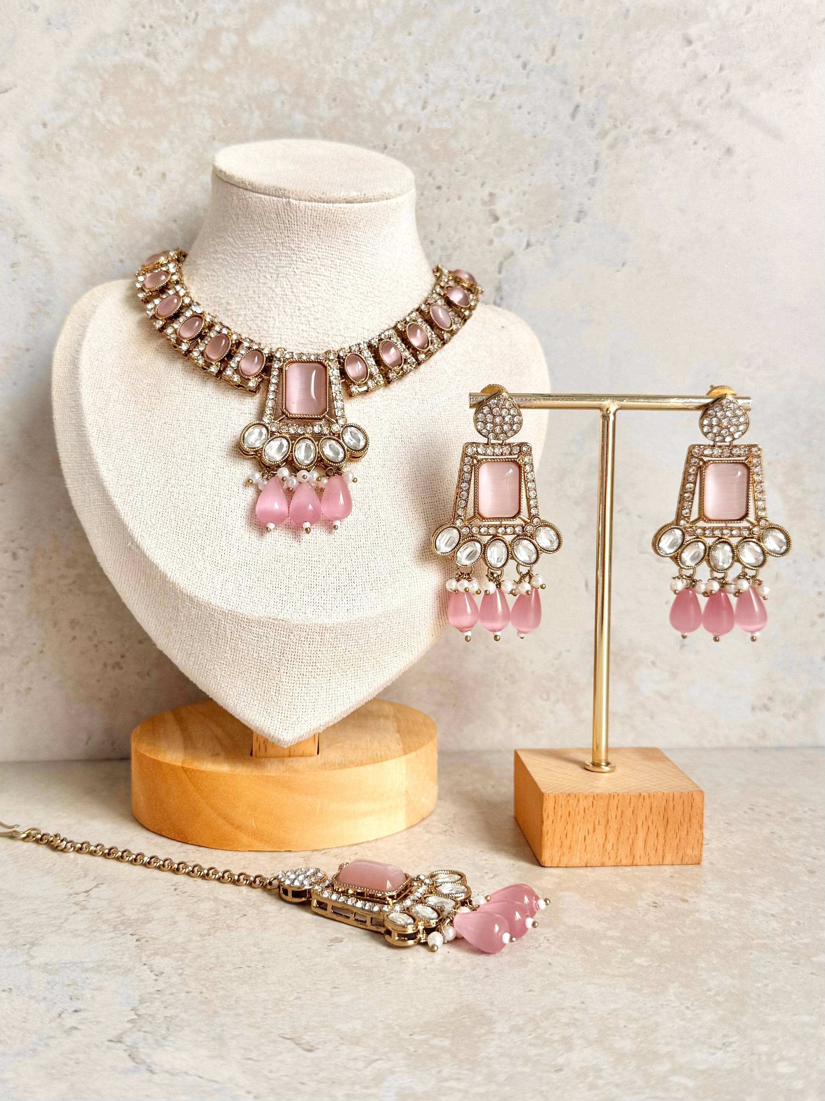 Neelam Necklace Set
