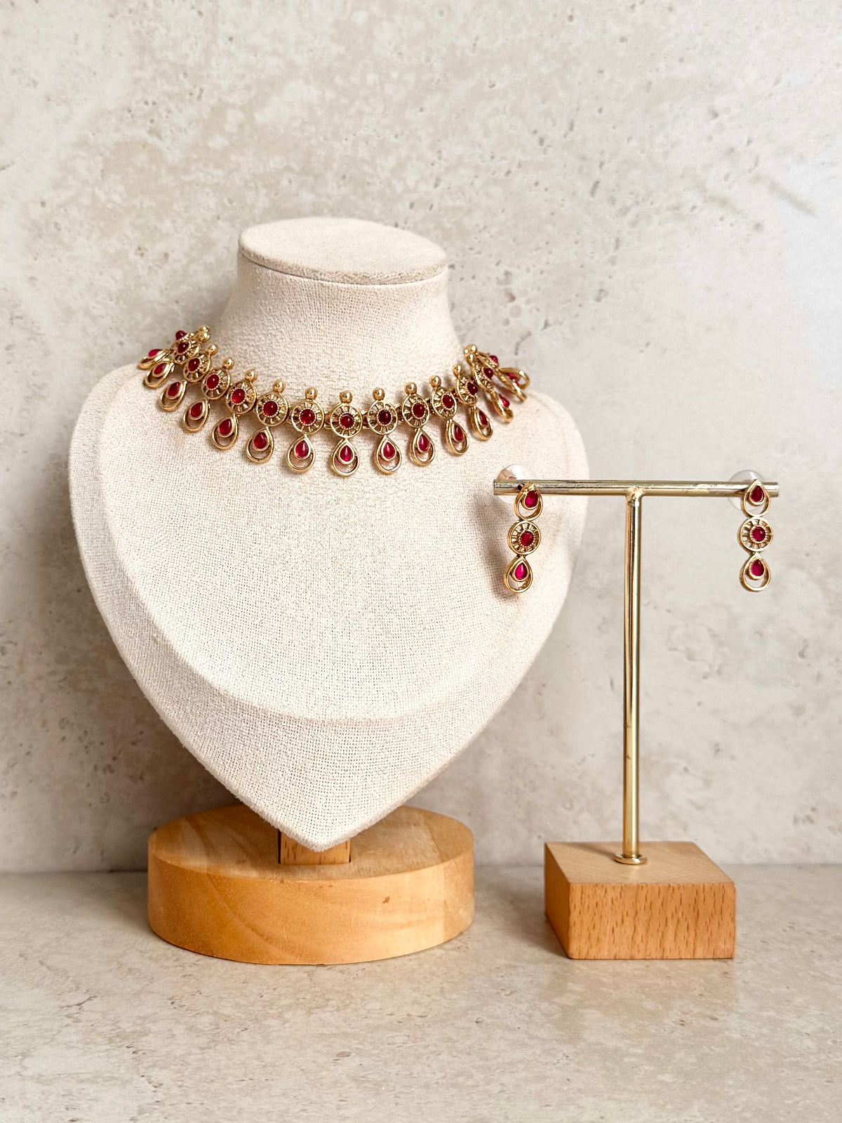 Niharika Necklace Set