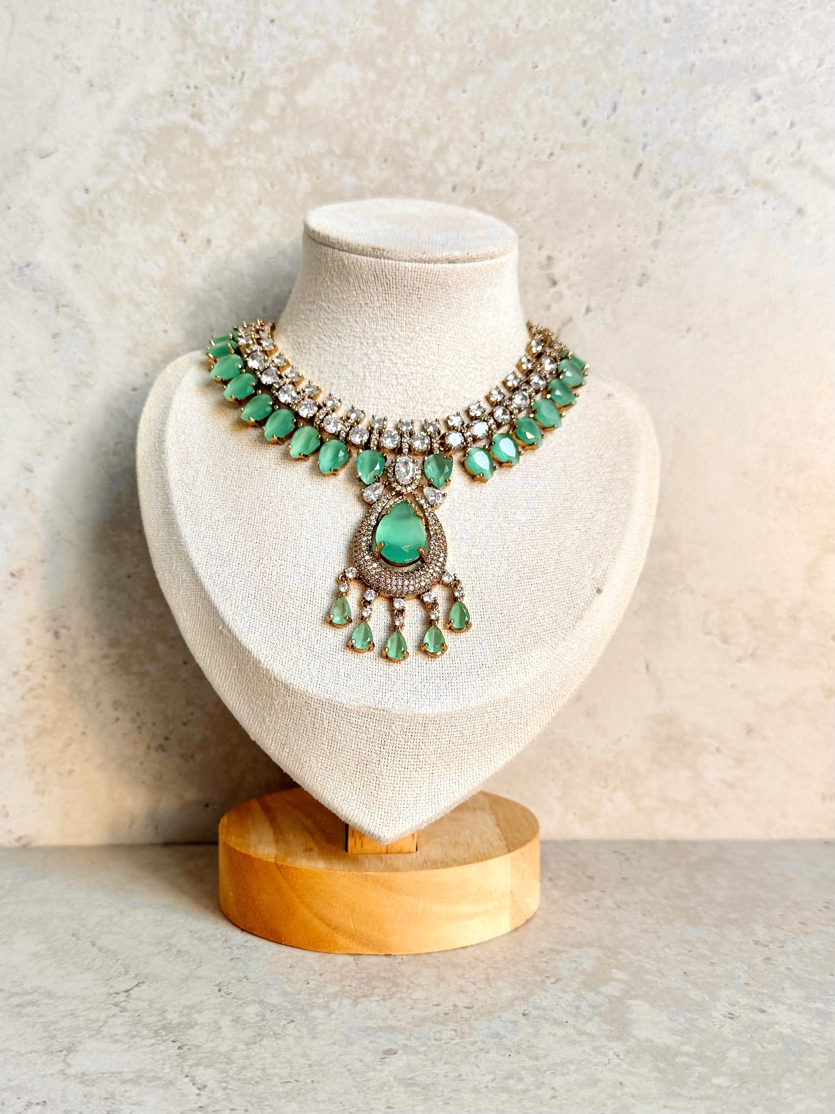 Zayna Necklace Set