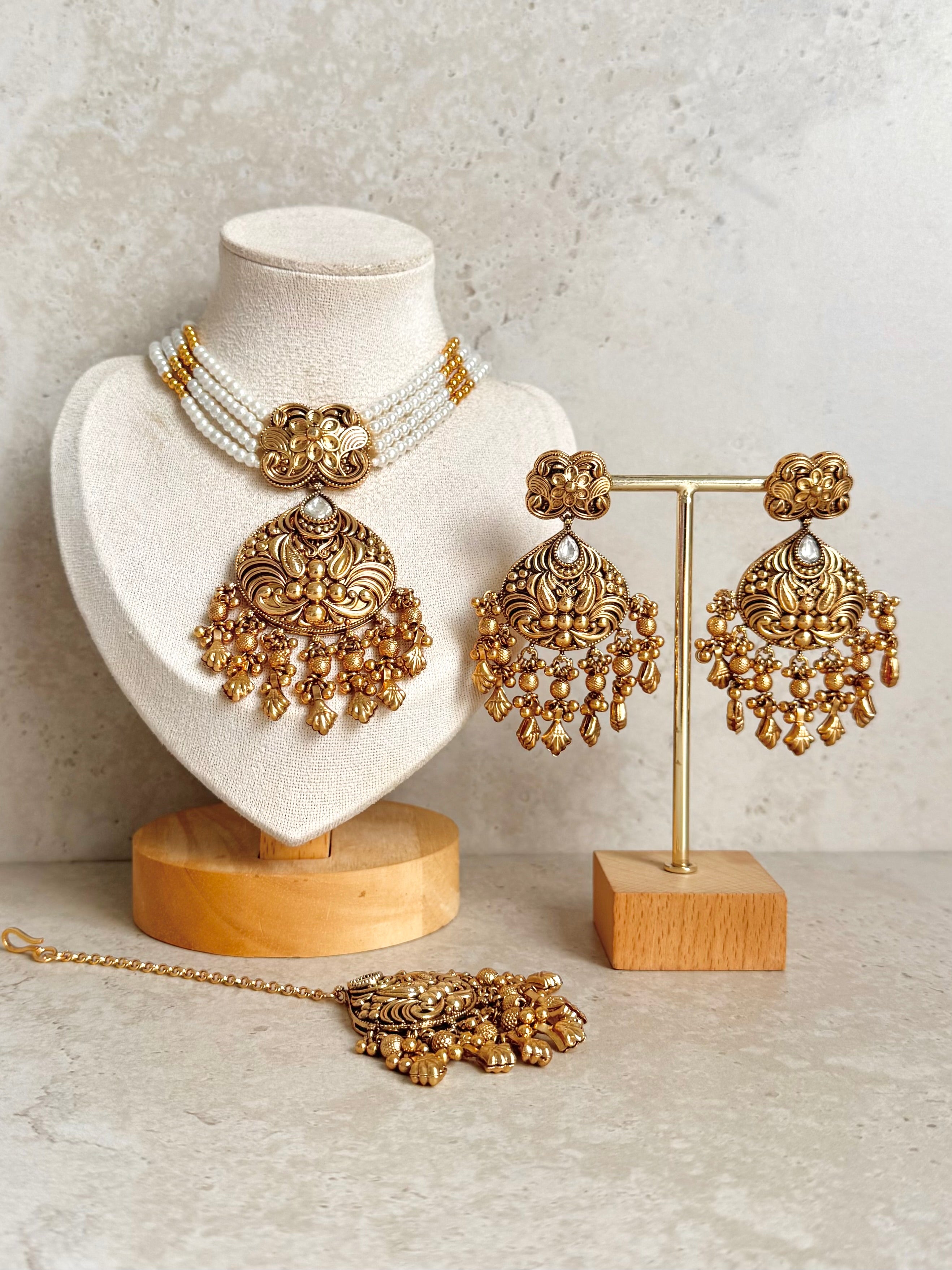 Rubina Necklace Set