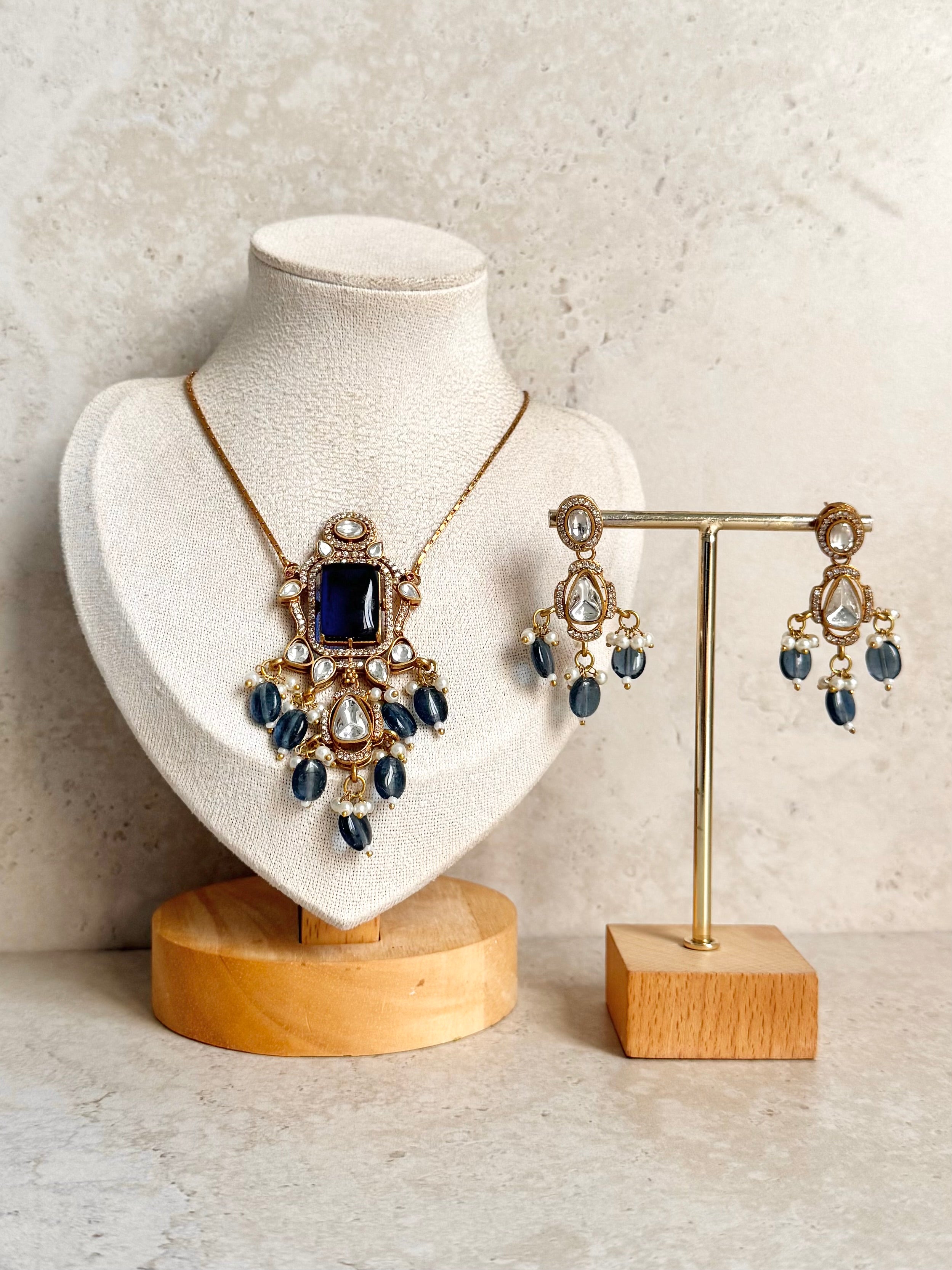 Pragati Necklace Set