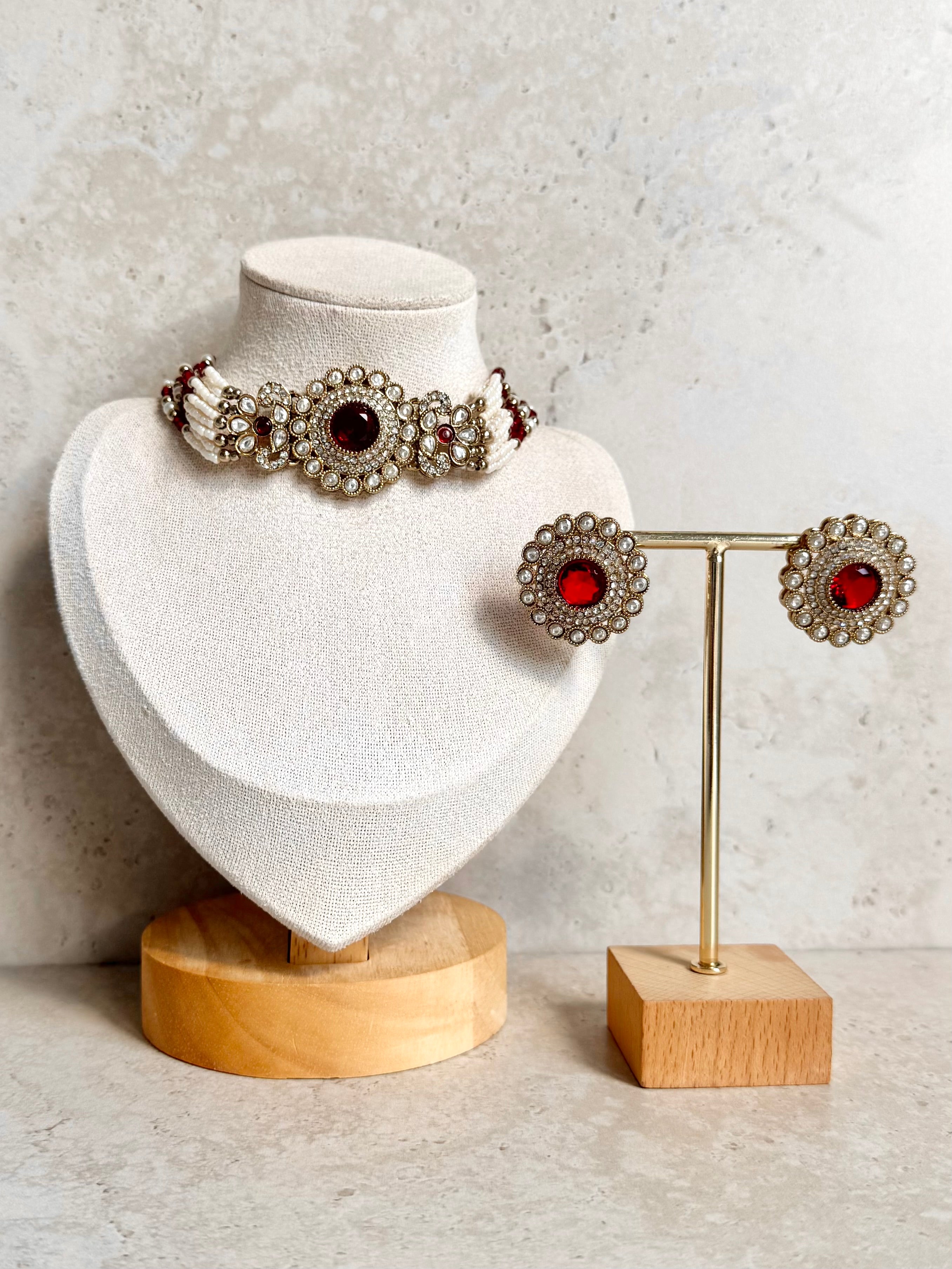 Pragati Necklace Set