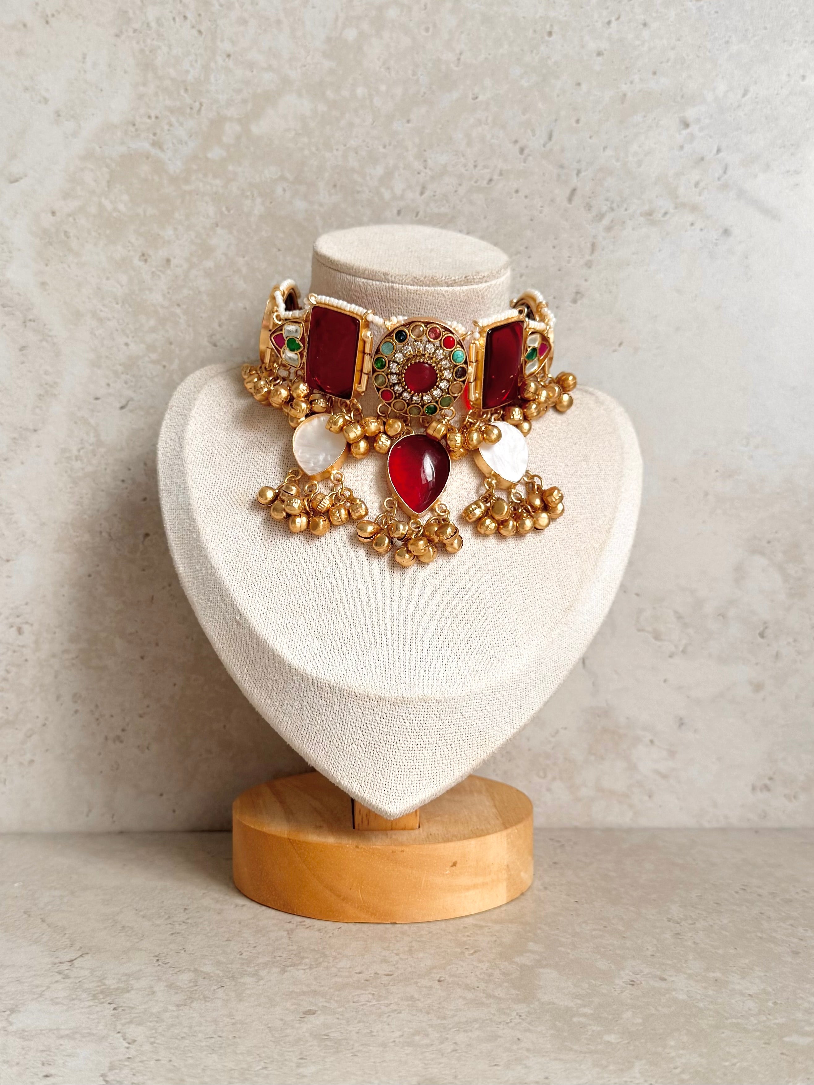 Naina Necklace Set
