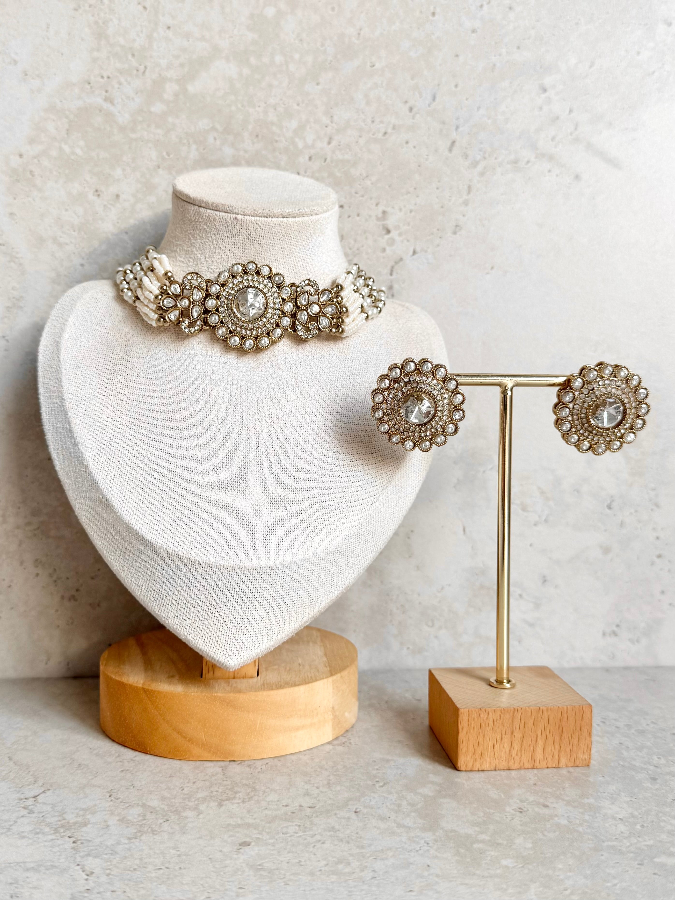 Pragati Necklace Set