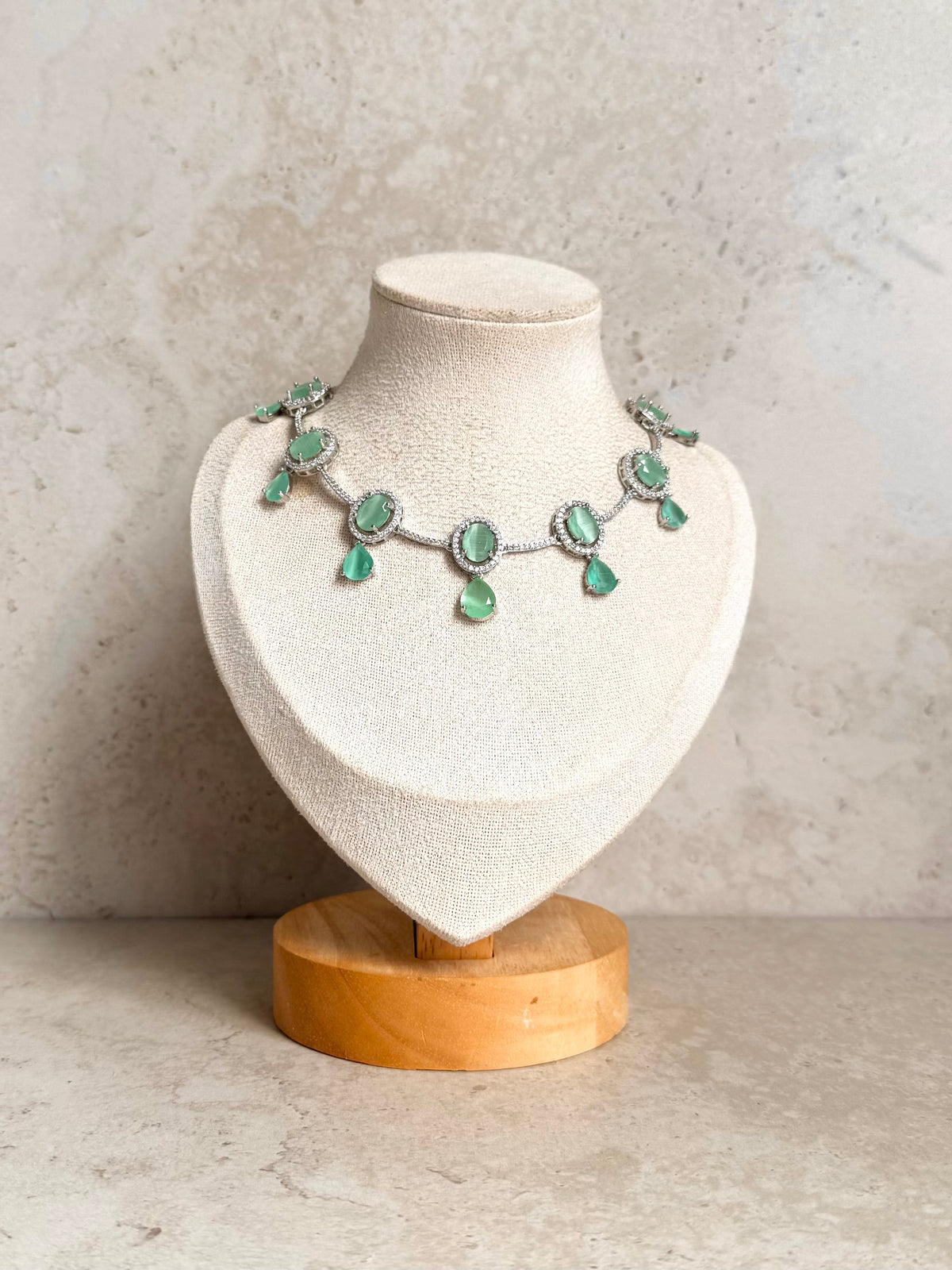 Mansi Necklace Set