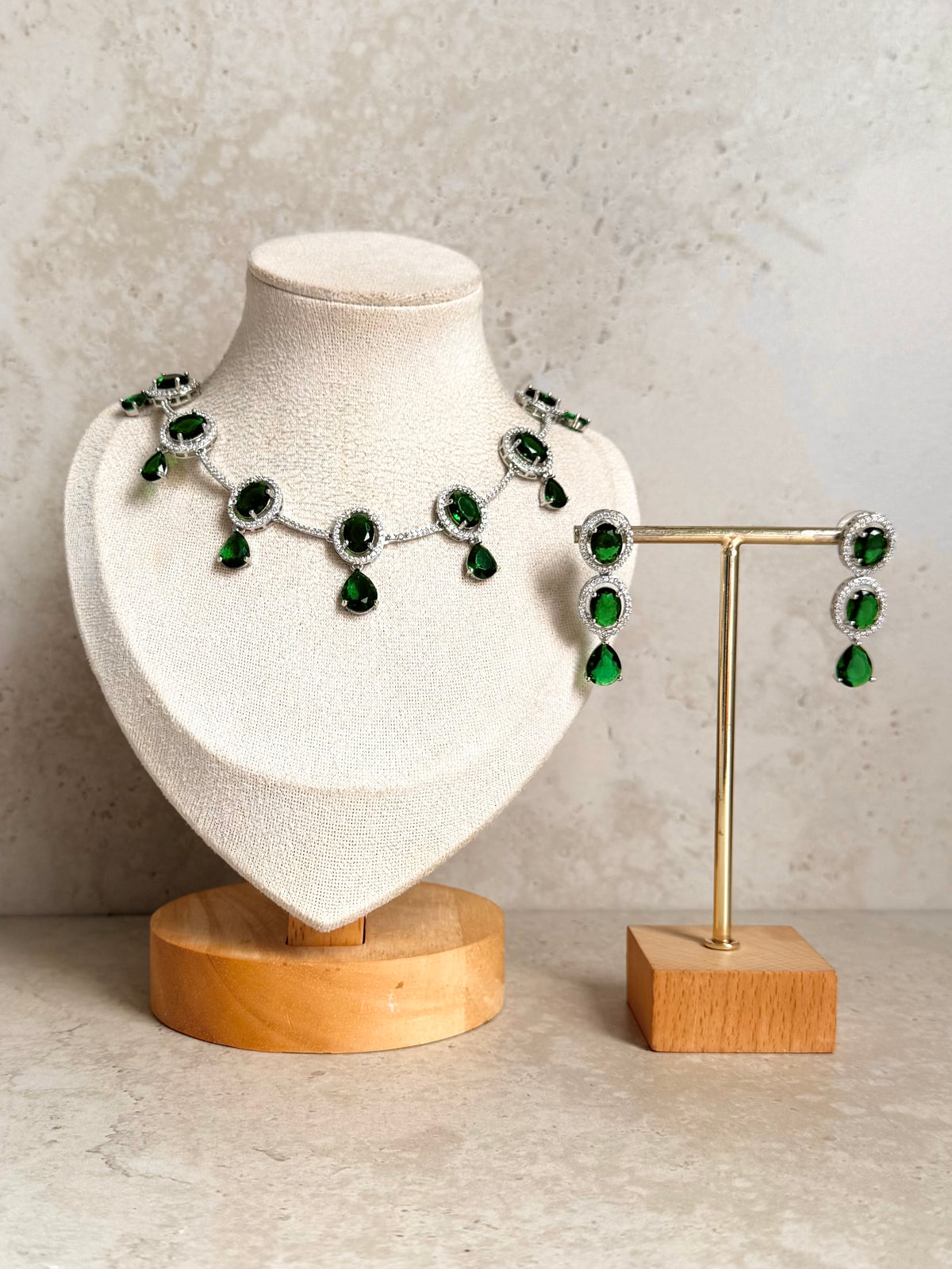 Mansi Necklace Set